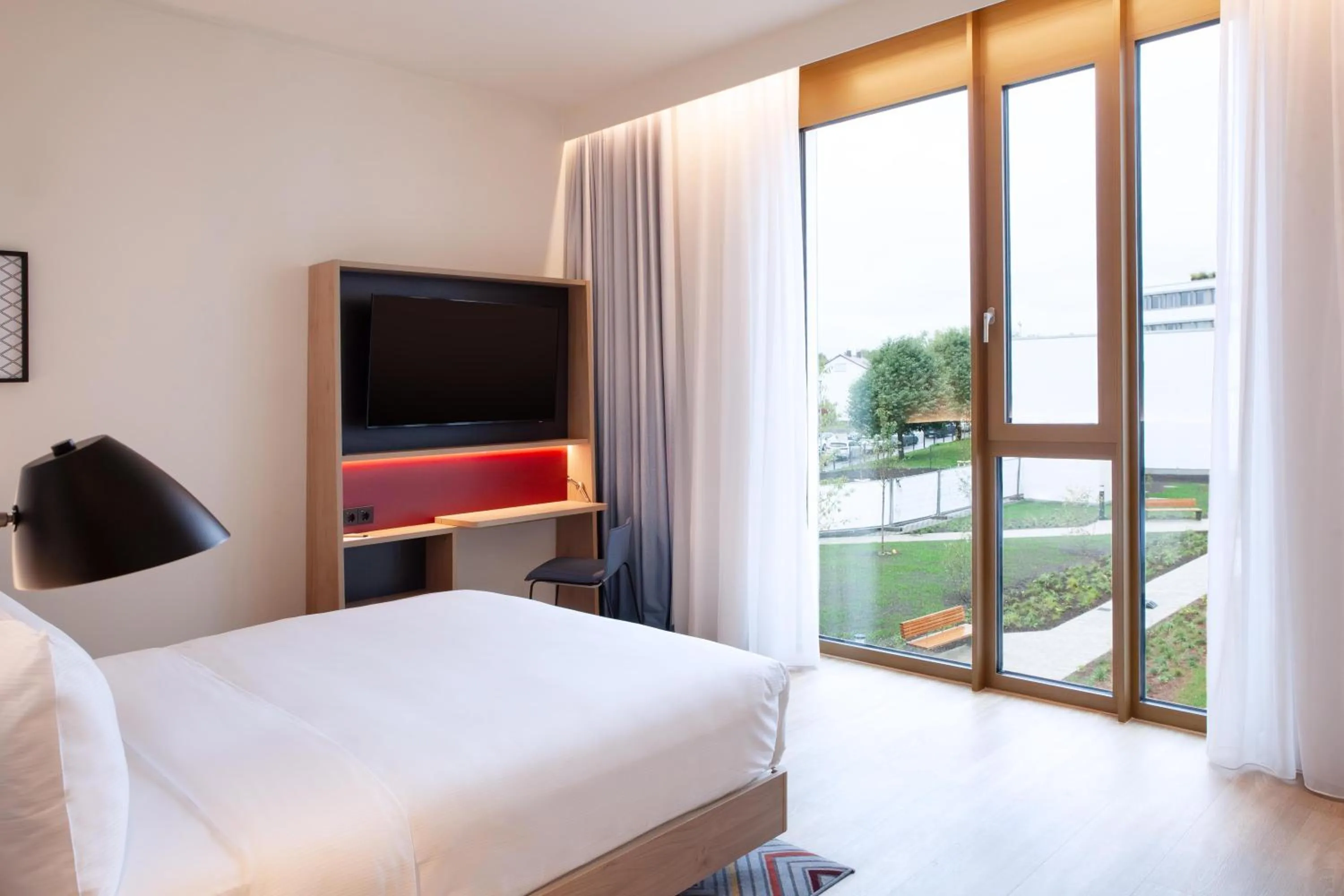 Bedroom, Bed in Hampton By Hilton Stuttgart Airport