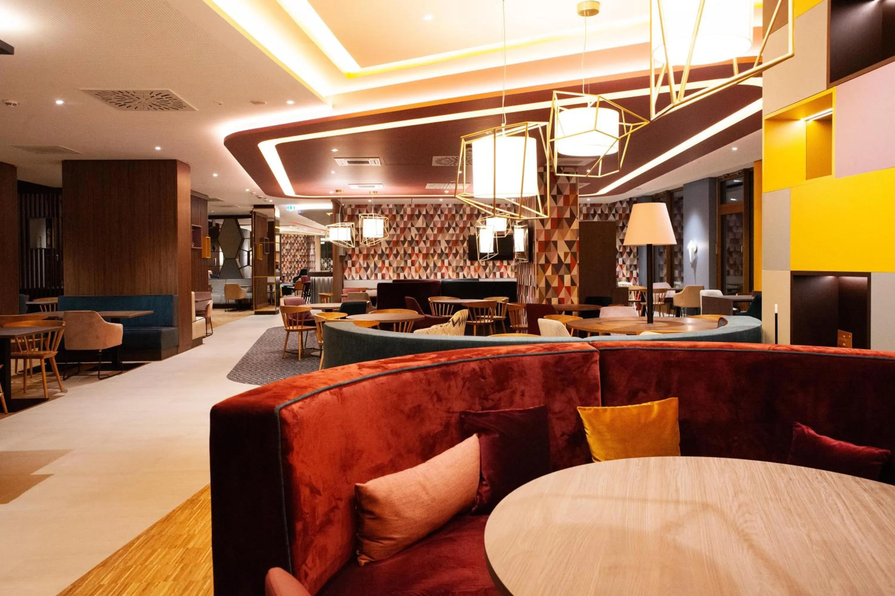 Lobby or reception in Hampton By Hilton Stuttgart Airport