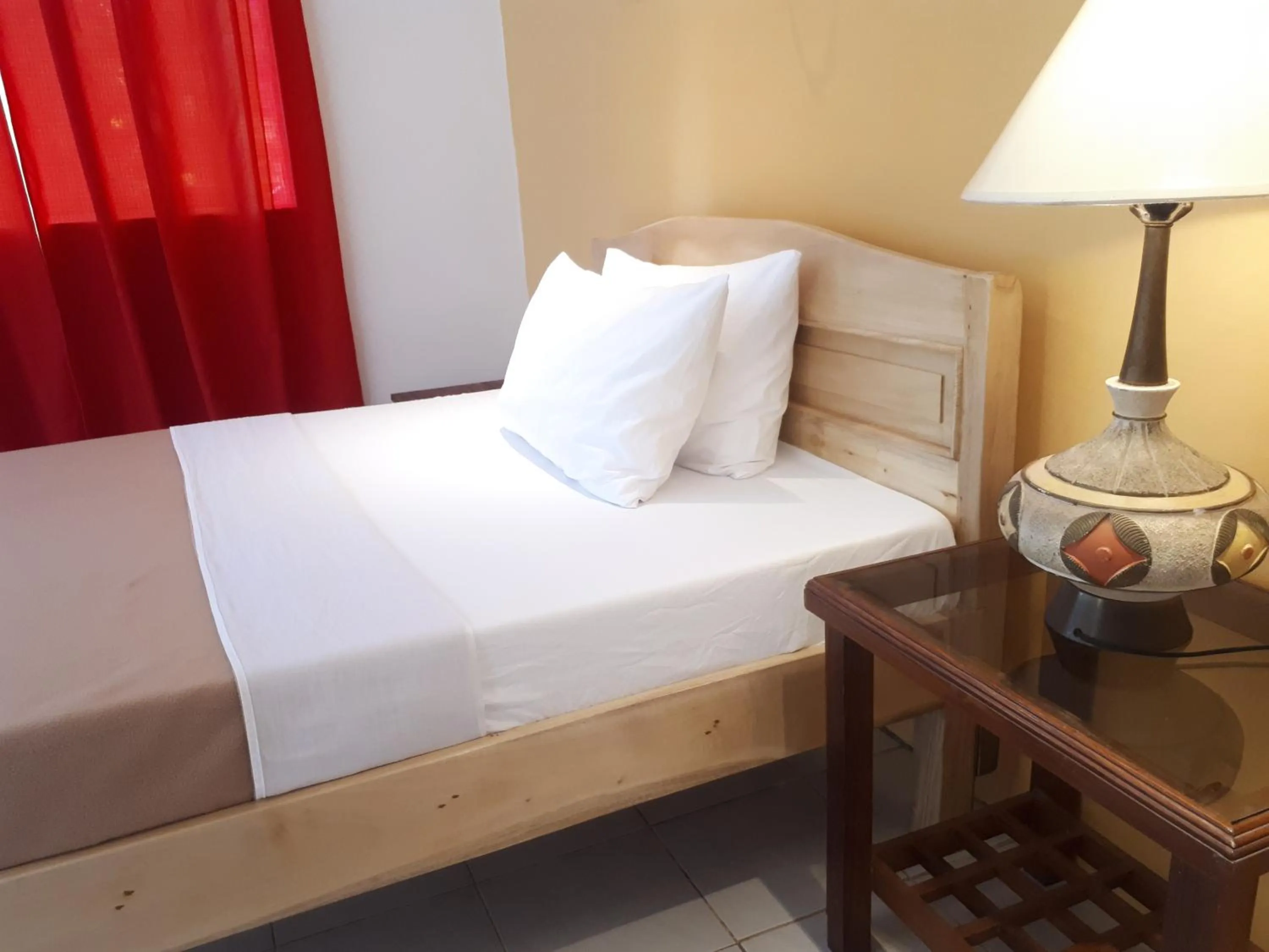 Bed in La Vida Hostel Samal Island