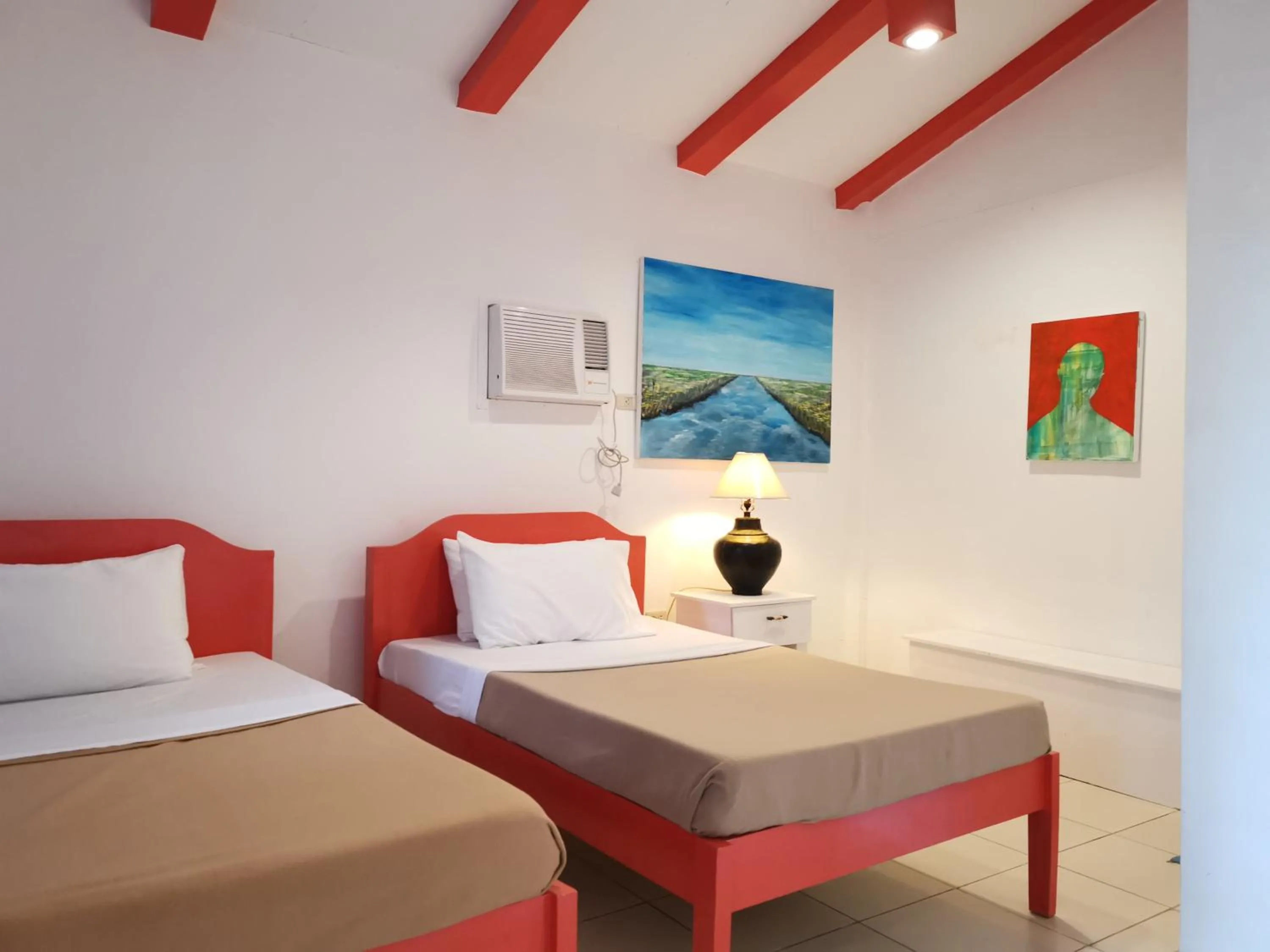 Bedroom, Bed in La Vida Hostel Samal Island