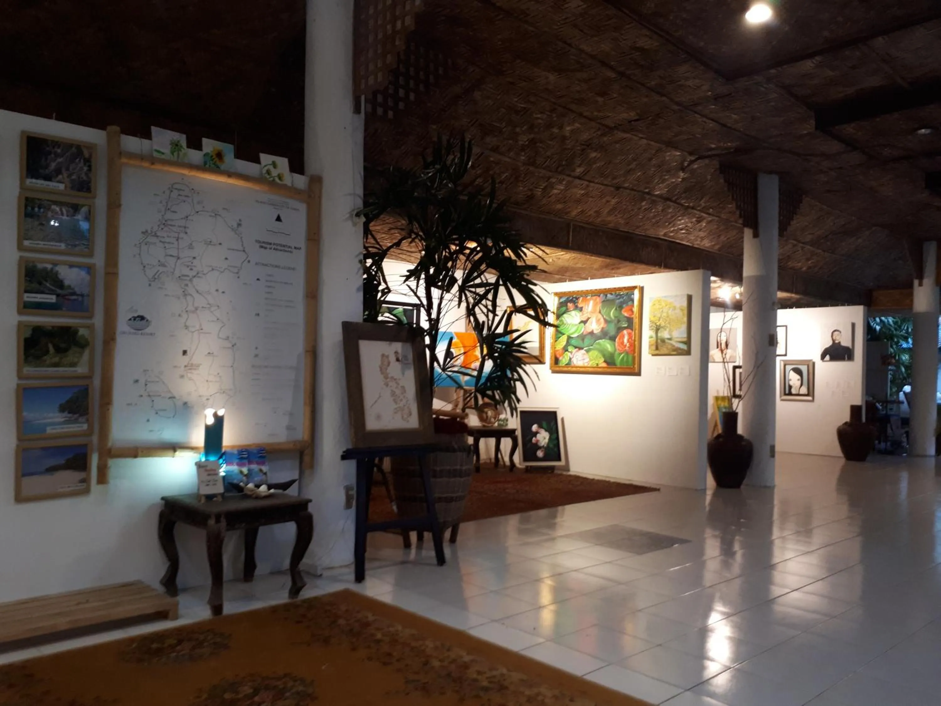 Lobby or reception in La Vida Hostel Samal Island