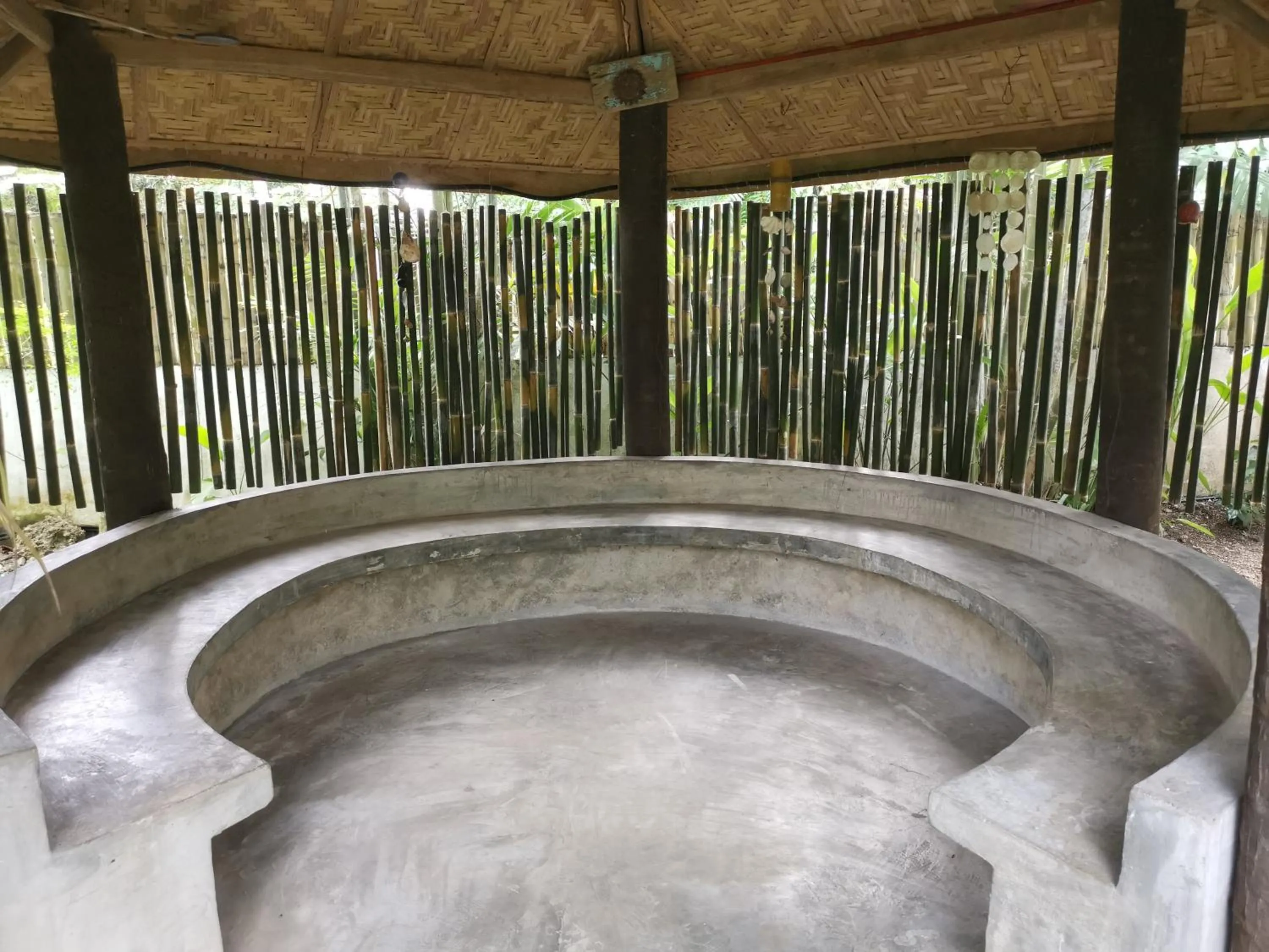 Patio in La Vida Hostel Samal Island