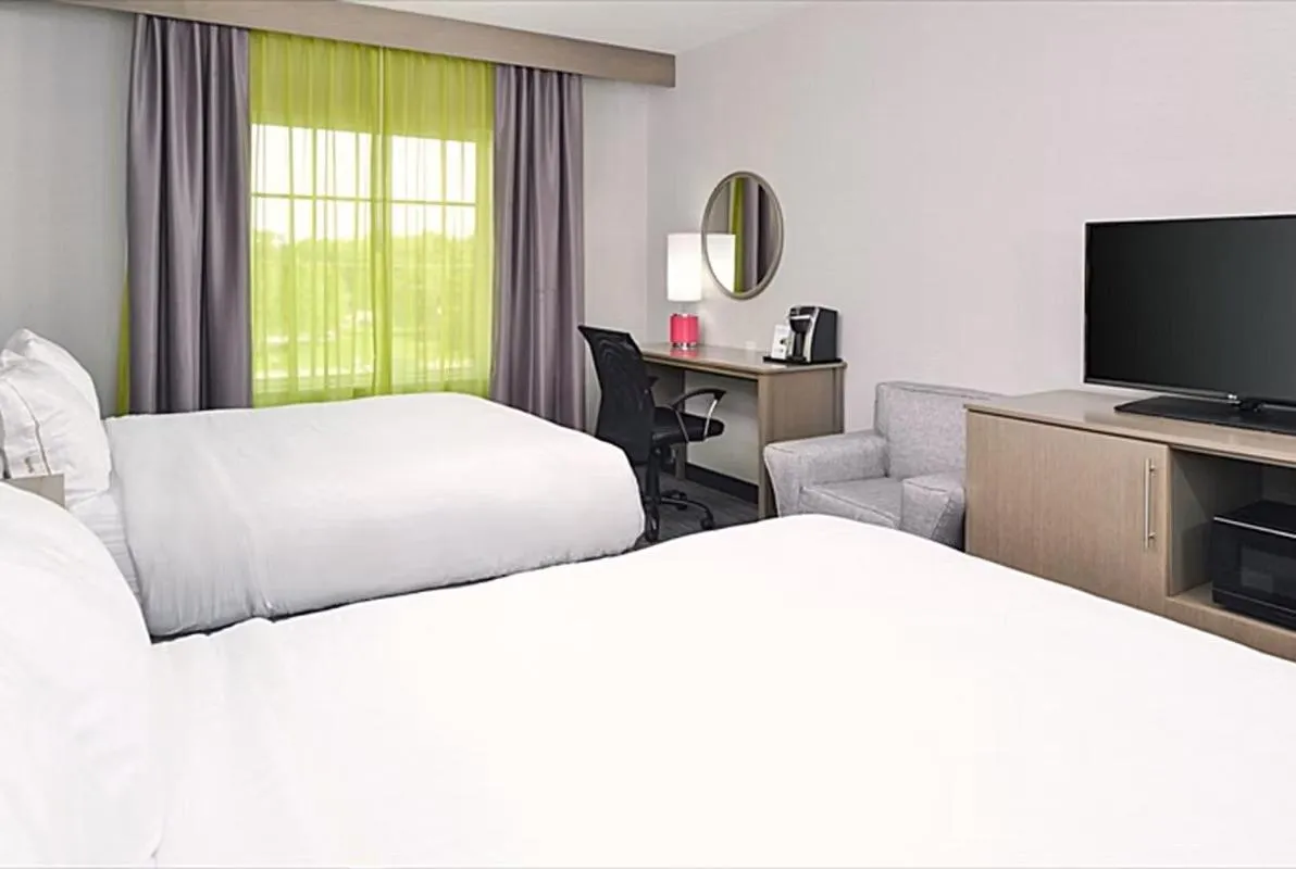 Bed in Holiday Inn Express & Suites Shippensburg by IHG