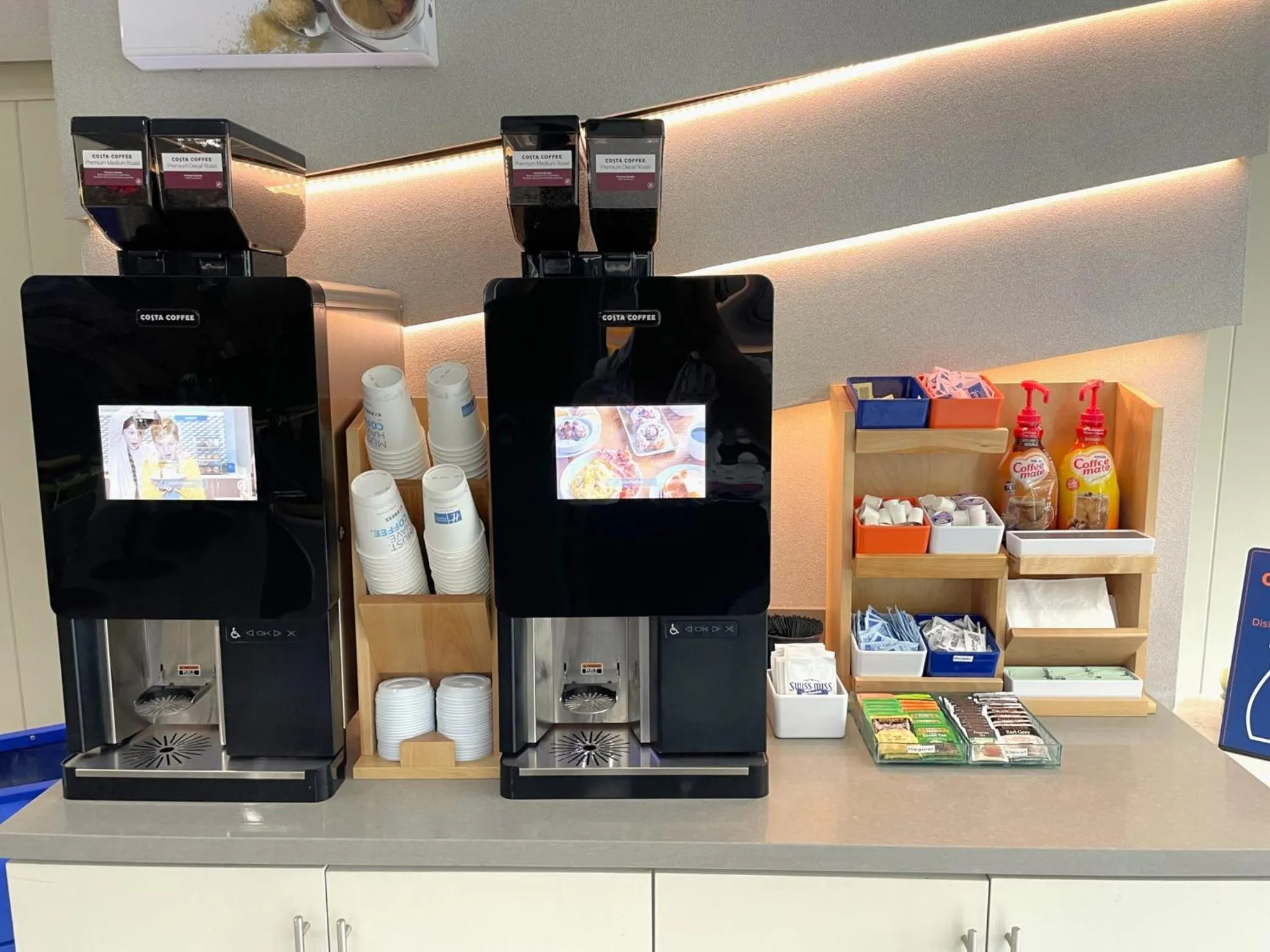 Lounge or bar in Holiday Inn Express & Suites Shippensburg by IHG