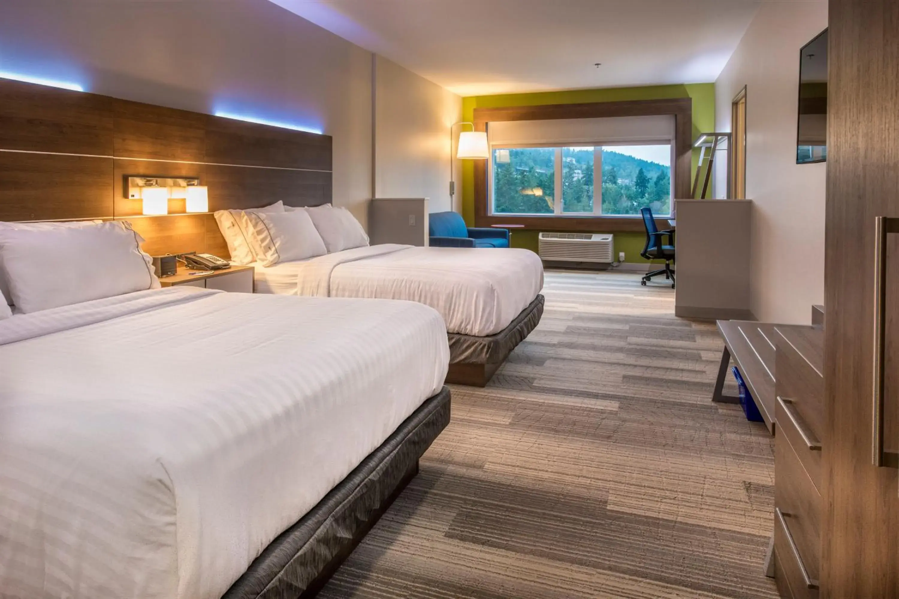 Queen Suite with Two Queen Beds and Sofa Bed in Holiday Inn Express & Suites Victoria-Colwood by IHG Queen Suite with Two Queen Beds and Sofa Bed in Holiday Inn Express & Suites Victoria-Colwood by IHG