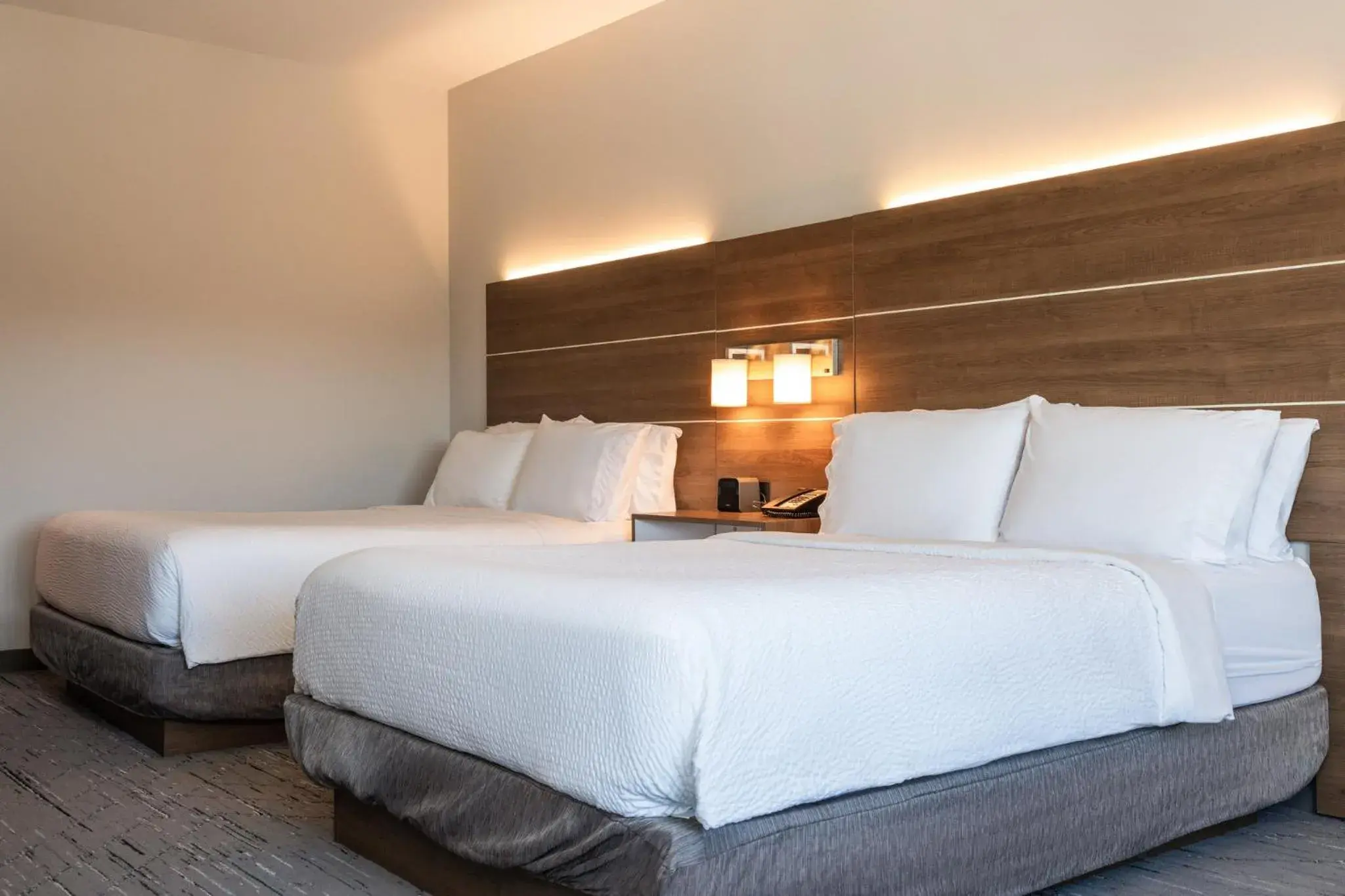 Photo of the whole room, Bed in Holiday Inn Express & Suites Victoria-Colwood by IHG Photo of the whole room, Bed in Holiday Inn Express & Suites Victoria-Colwood by IHG