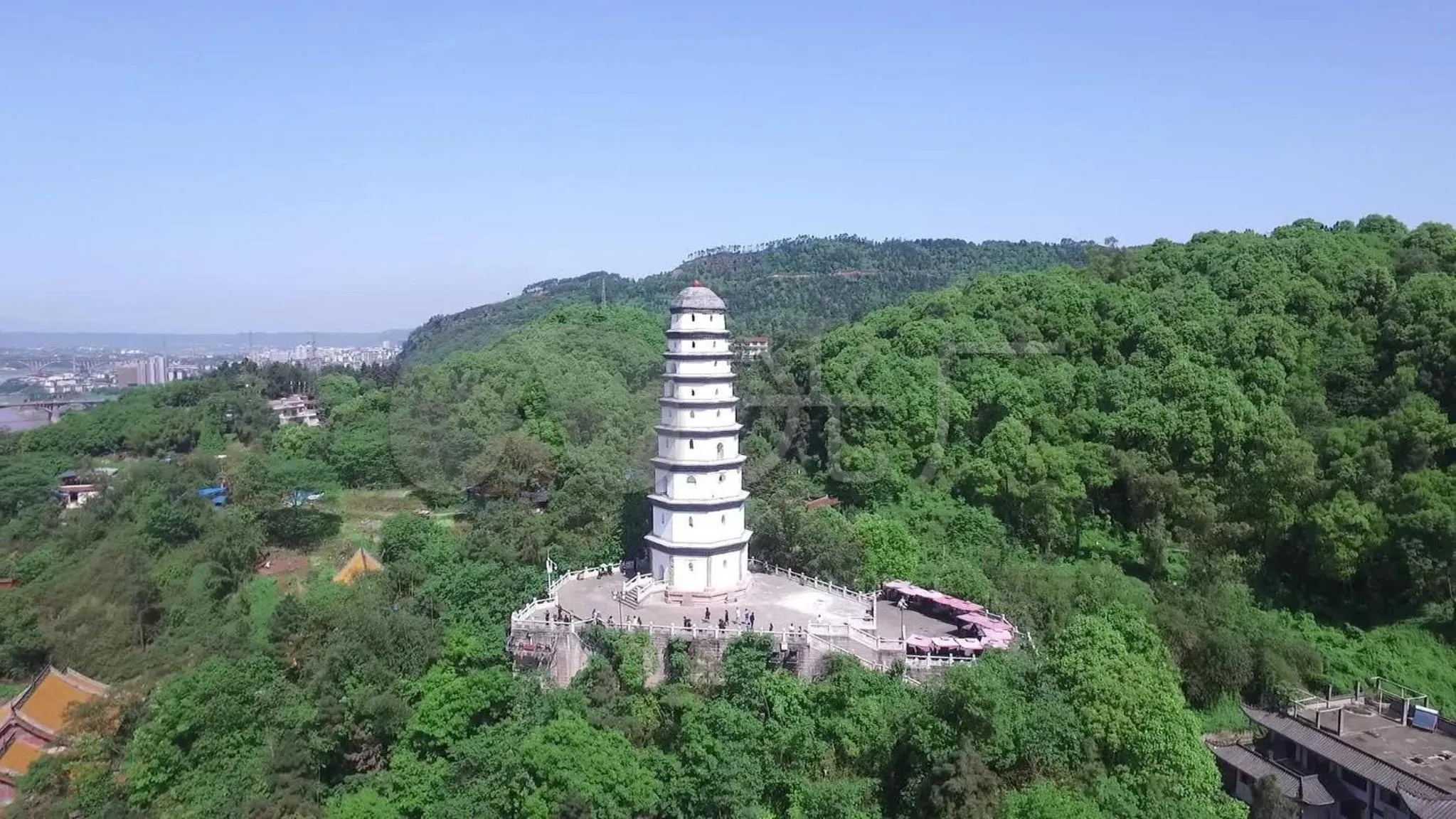 Area and facilities in Crowne Plaza Yibin by IHG