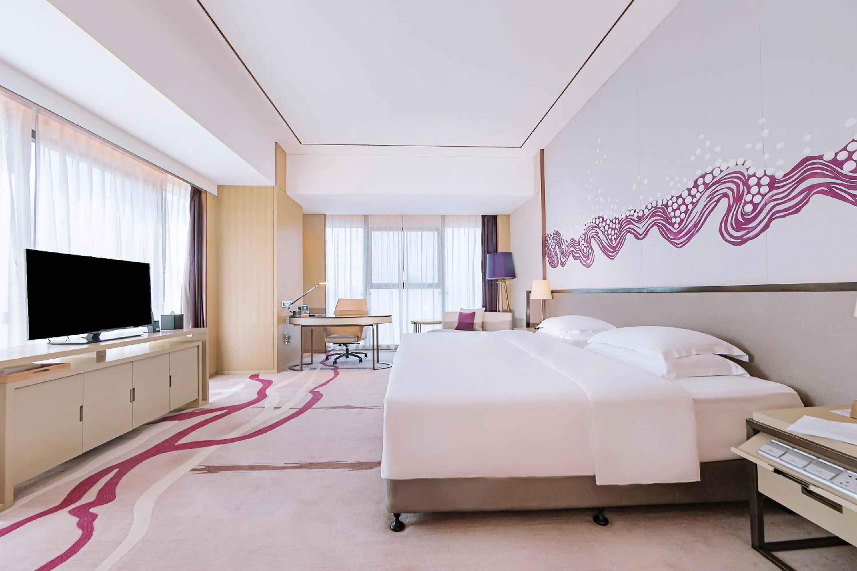 Bed in Crowne Plaza Yibin by IHG