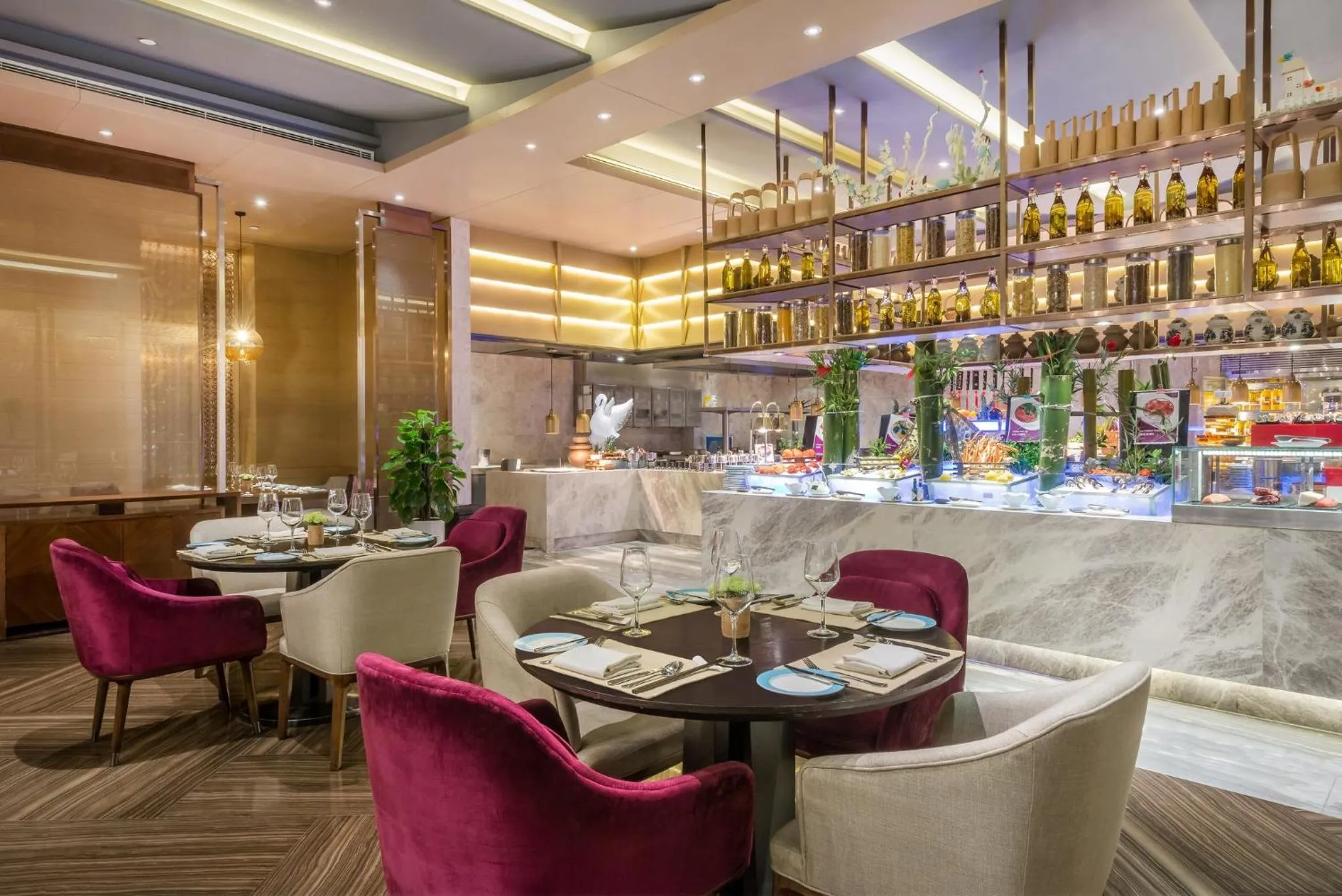 Restaurant/places to eat in Crowne Plaza Yibin by IHG