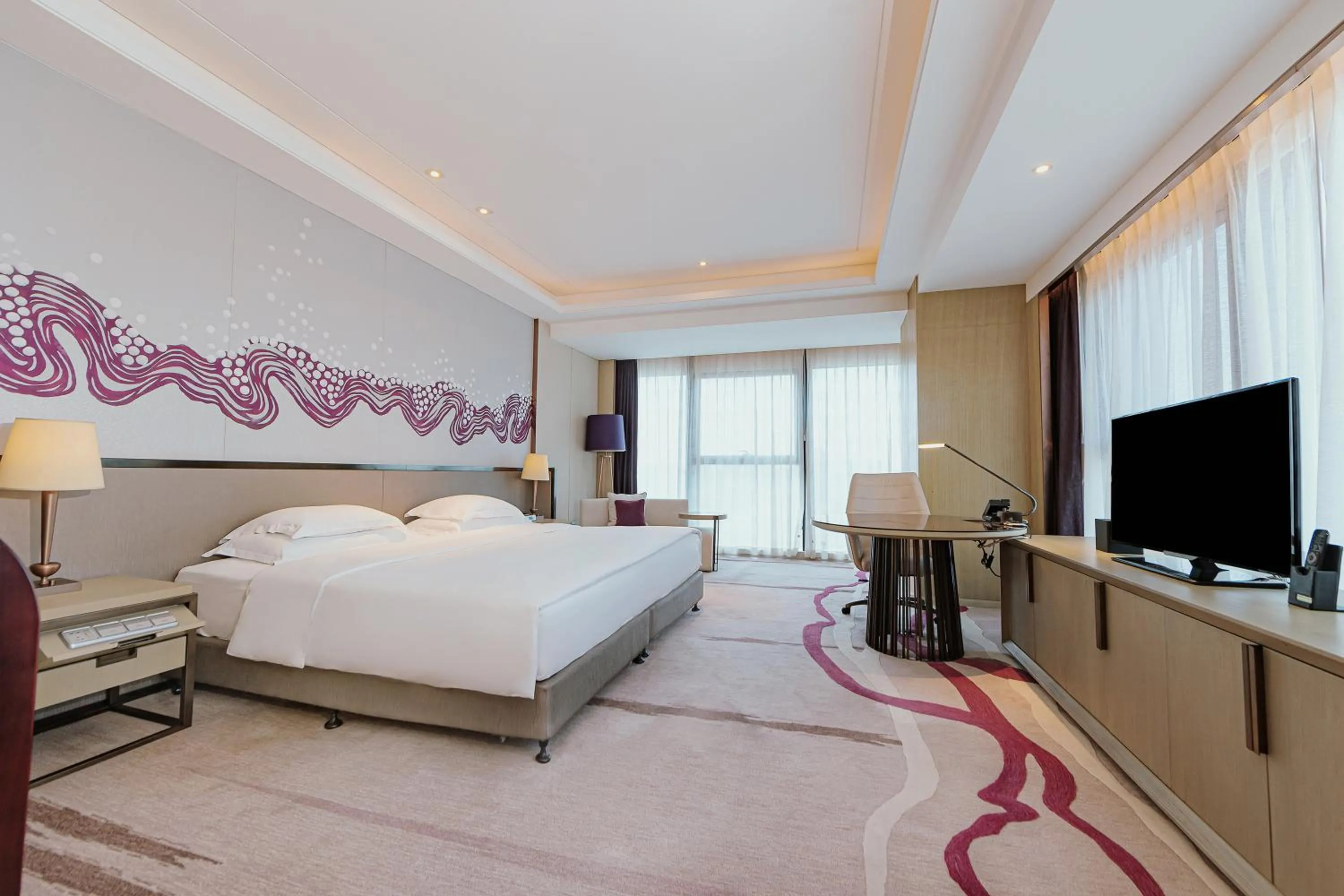 Bed in Crowne Plaza Yibin by IHG