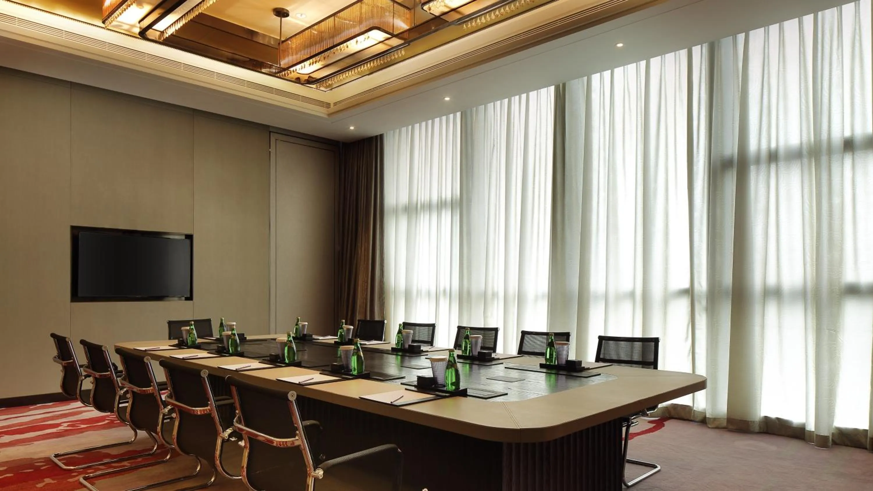 Meeting/conference room in Crowne Plaza Yibin by IHG