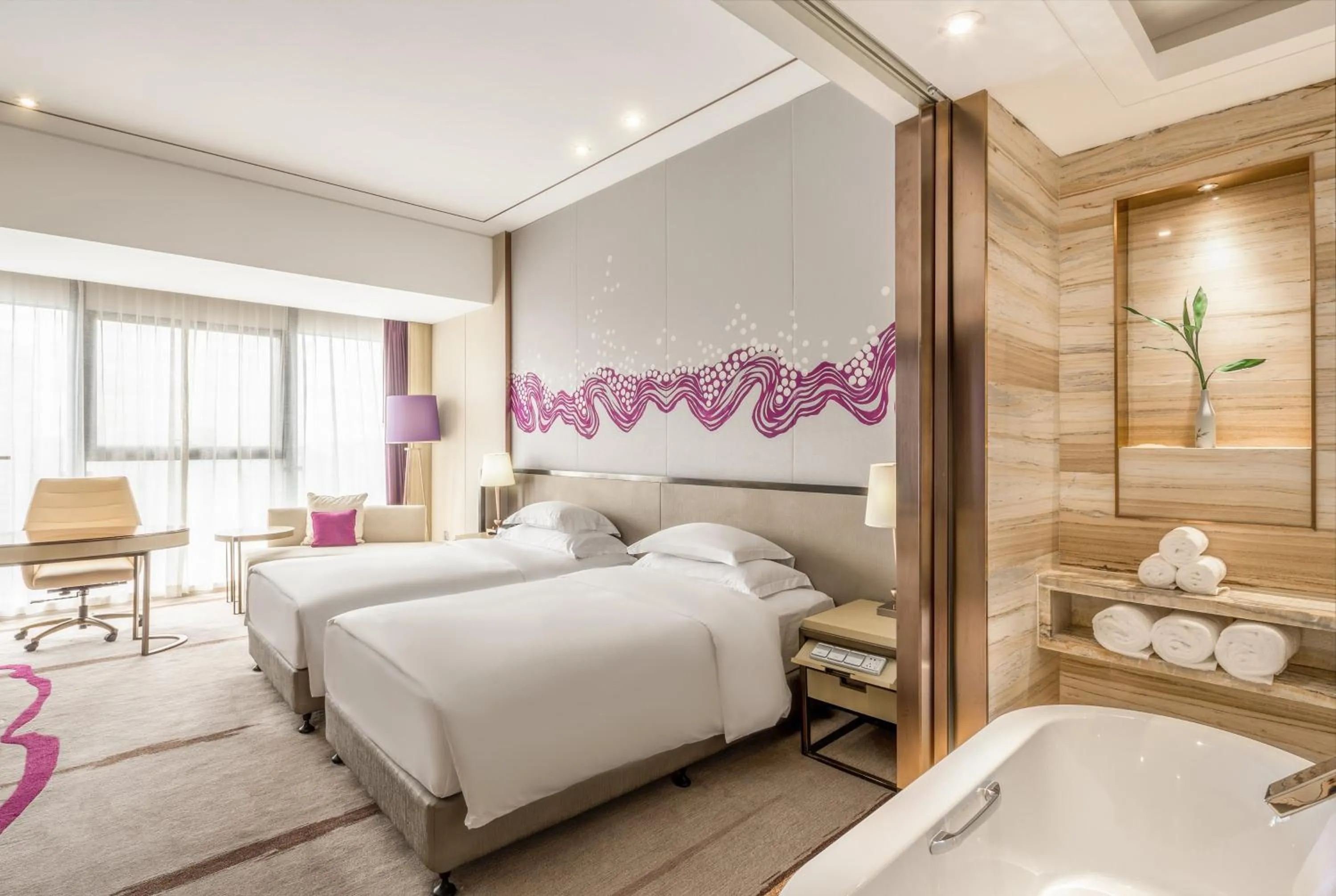 Photo of the whole room, Bed in Crowne Plaza Yibin by IHG