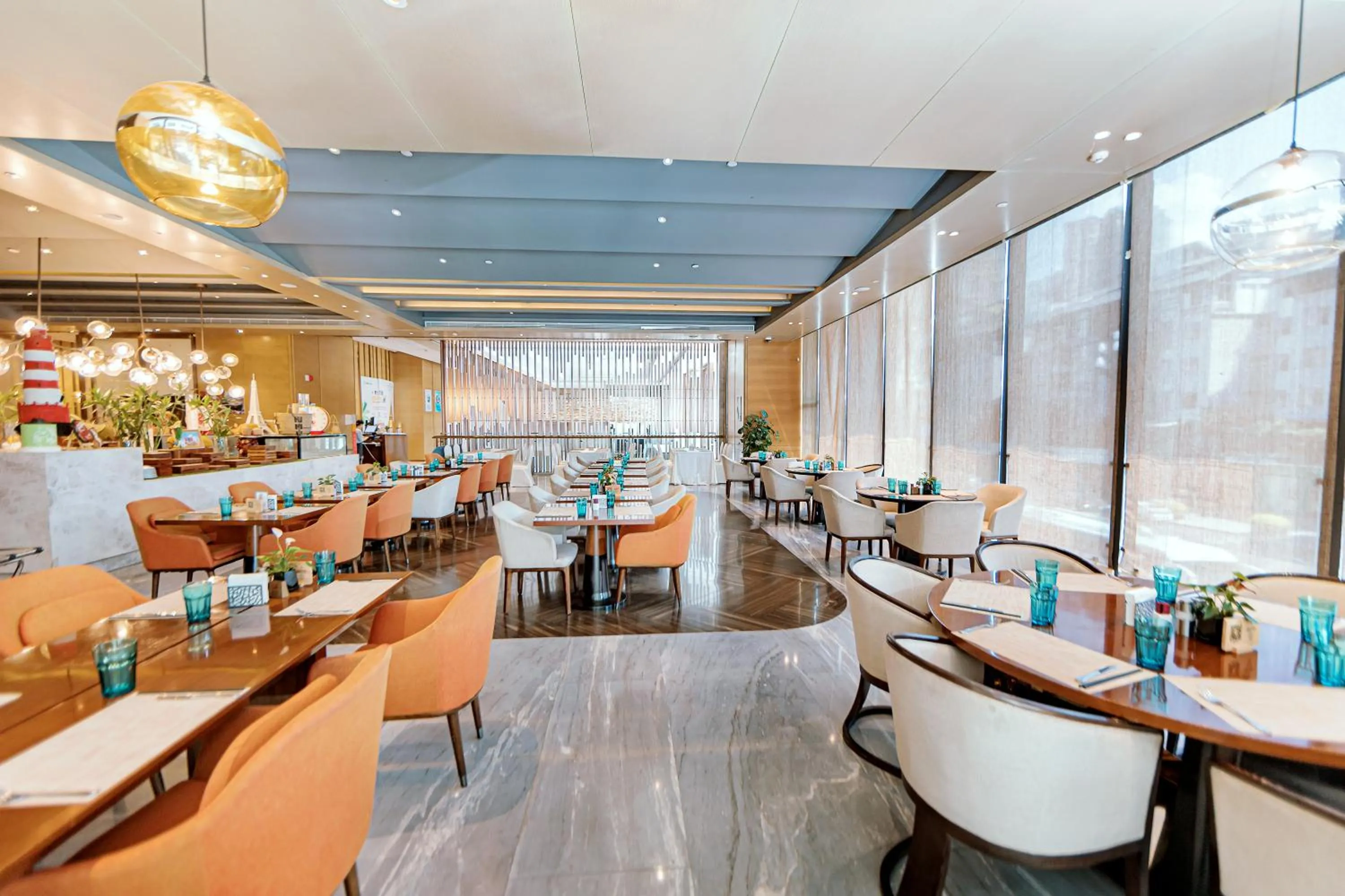 Restaurant/places to eat in Crowne Plaza Yibin by IHG