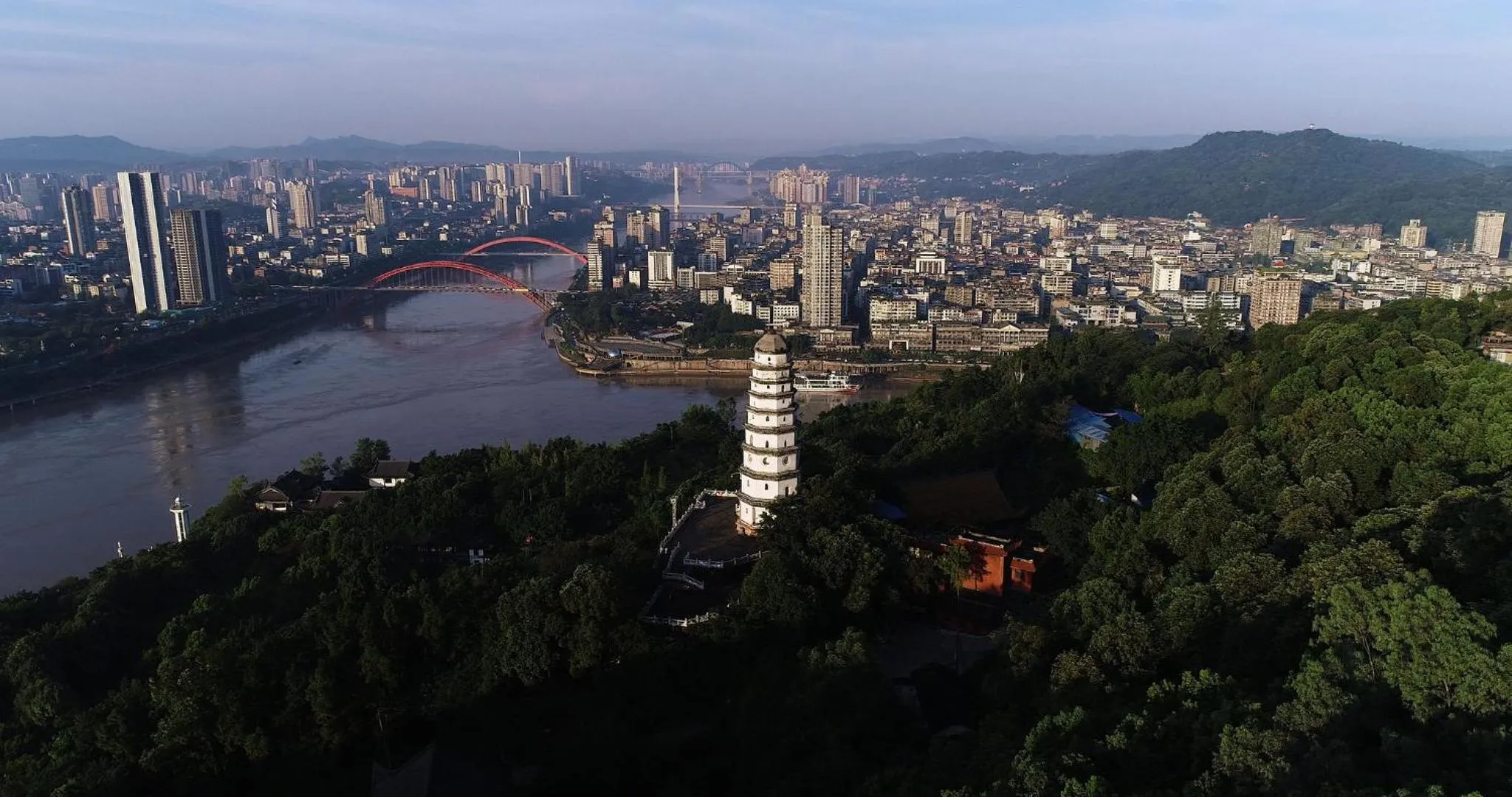 Area and facilities in Crowne Plaza Yibin by IHG