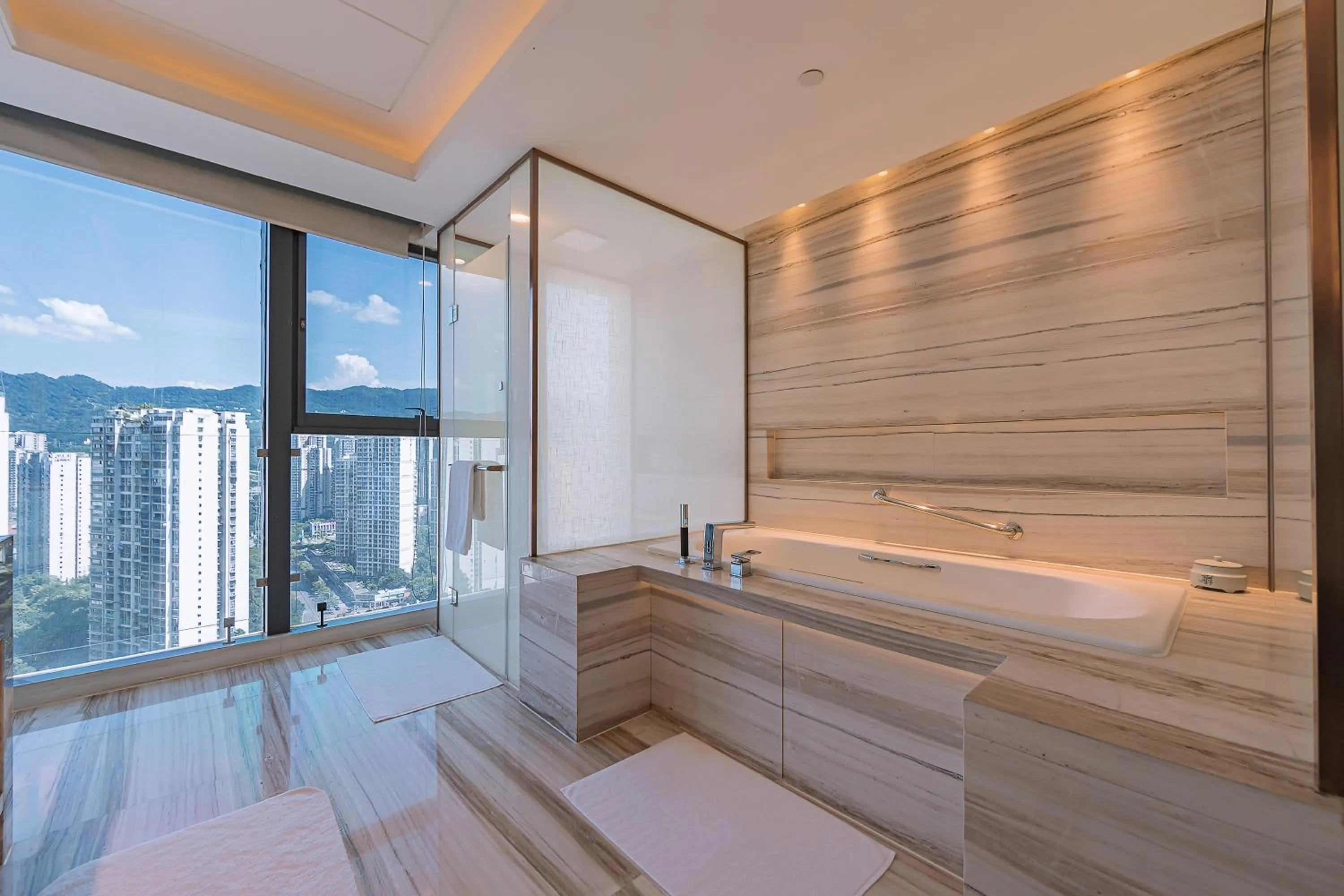 Crowne Plaza Yibin by IHG