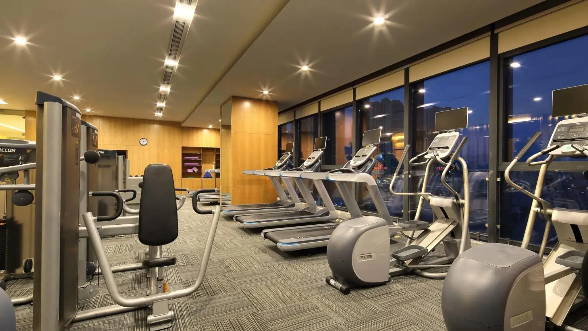 Fitness centre/facilities in Crowne Plaza Yibin by IHG Fitness centre/facilities in Crowne Plaza Yibin by IHG