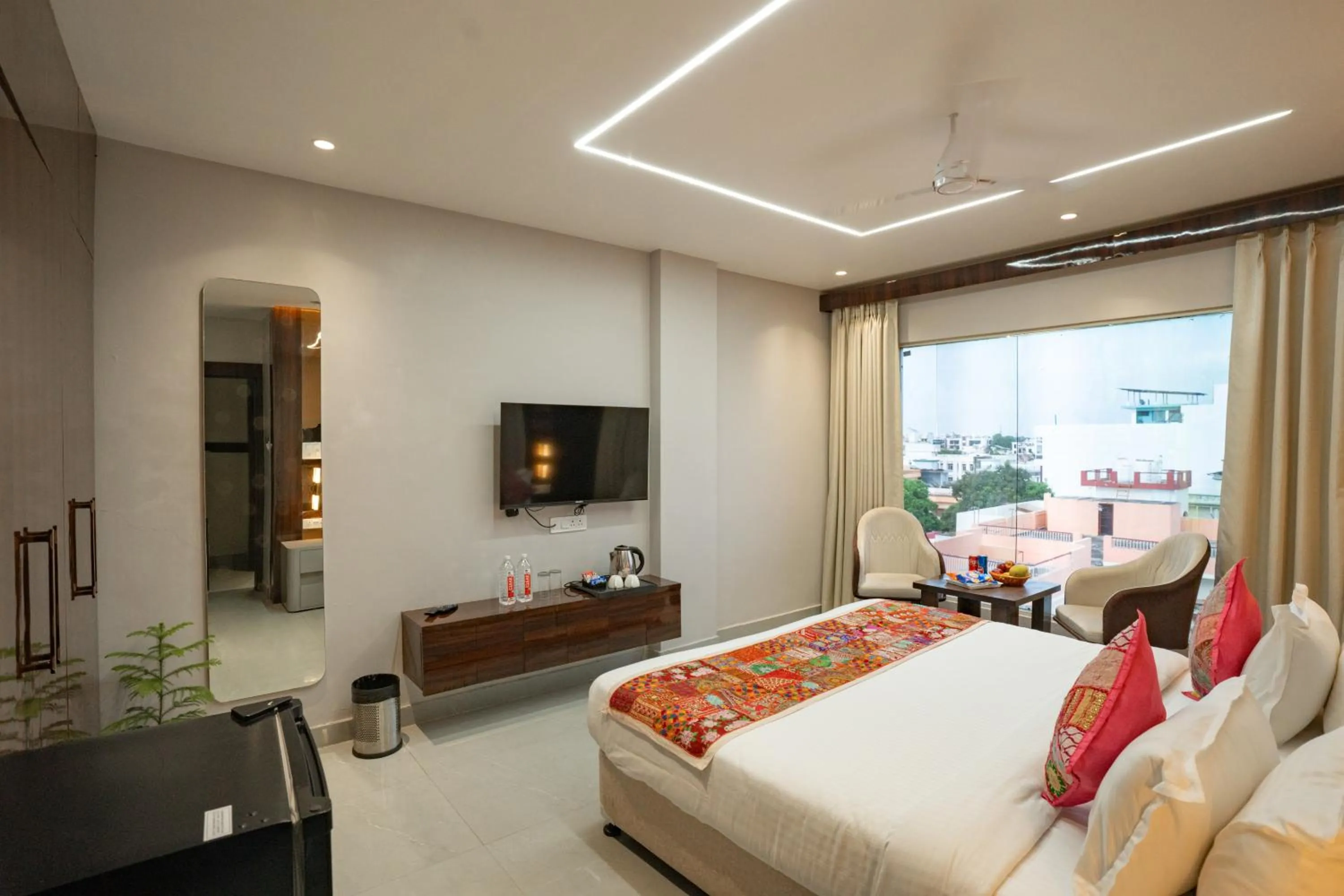 TV and multimedia, Bed in Tripli Hotels Evara Inn