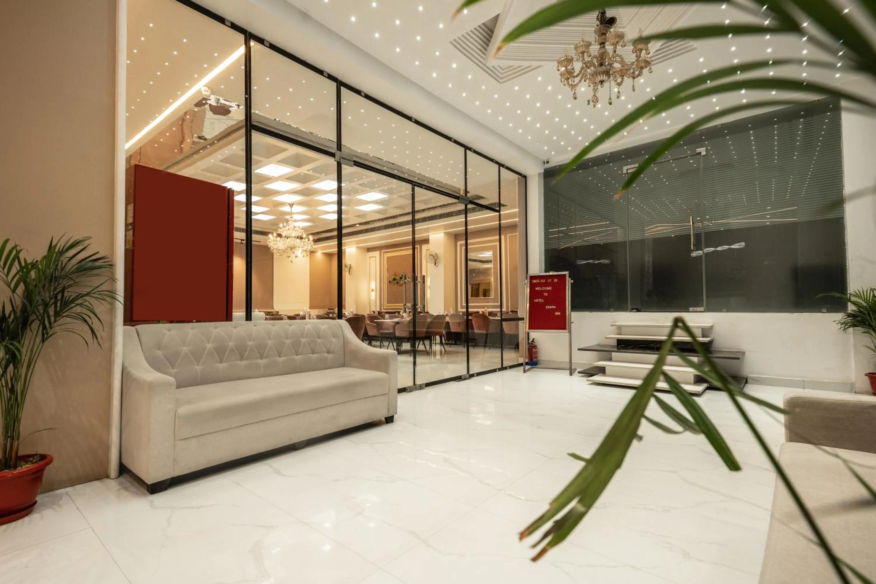 Lobby or reception in Tripli Hotels Evara Inn