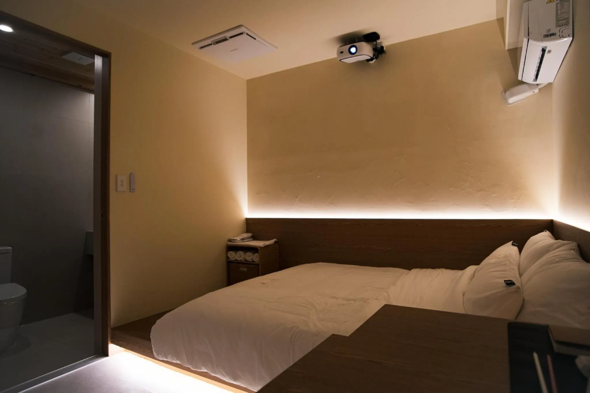 Photo of the whole room, Bed in Yeobaek Hotel