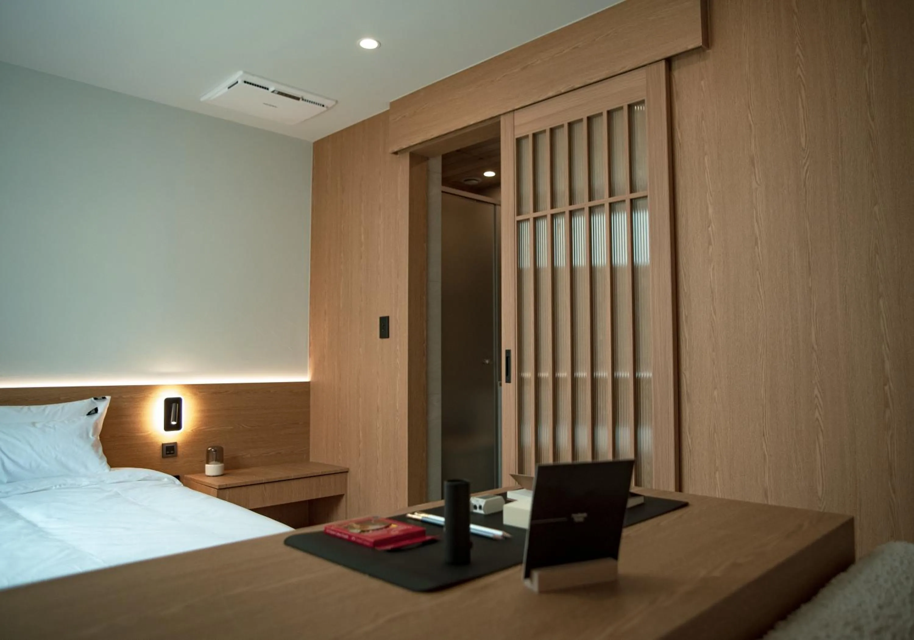Bathroom, Bed in Yeobaek Hotel