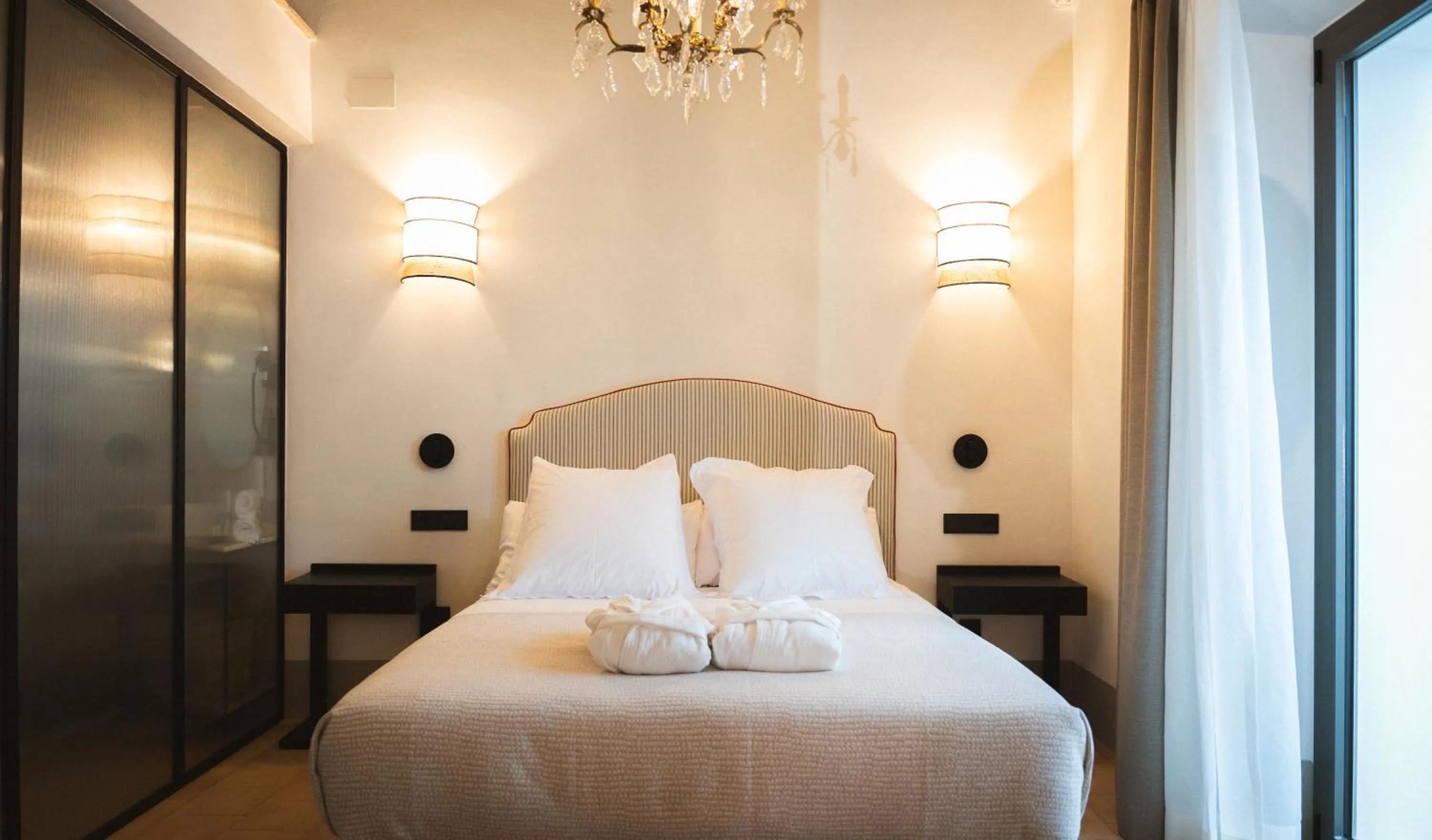 Property building, Bed in Hotel Boutique Casona de los Rebolledo
