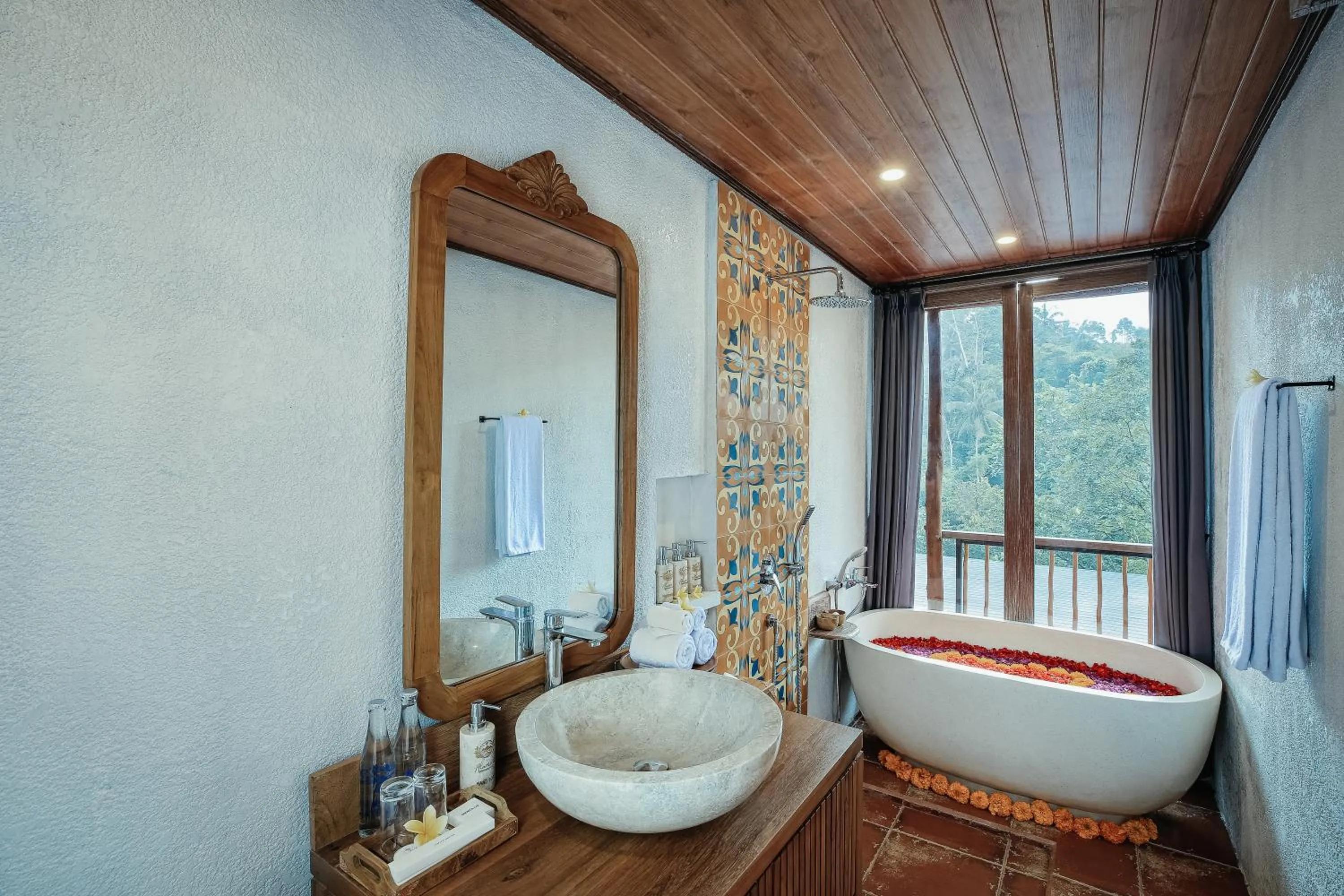 Bathroom in Alamora Healing Escape