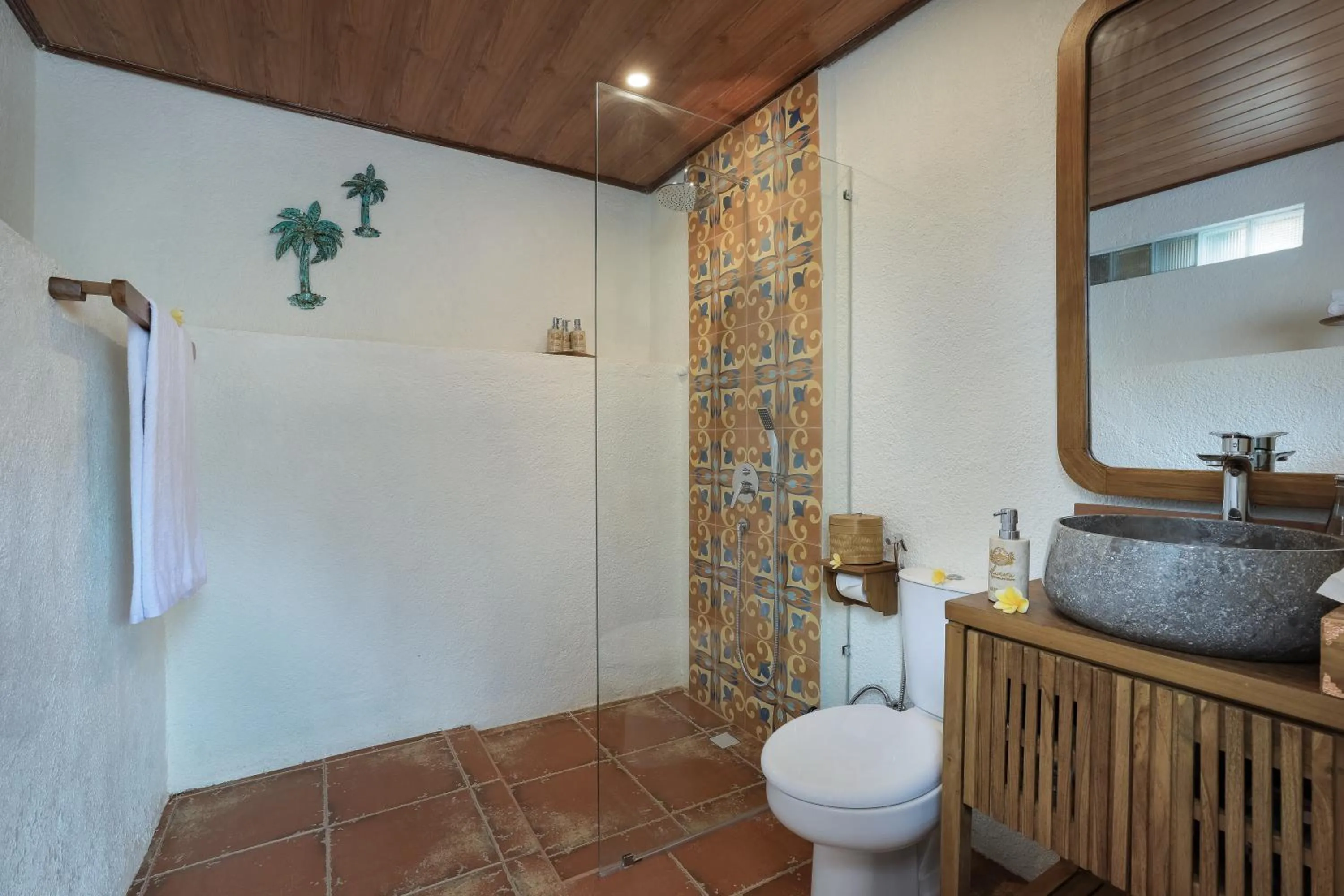 Shower in Alamora Healing Escape