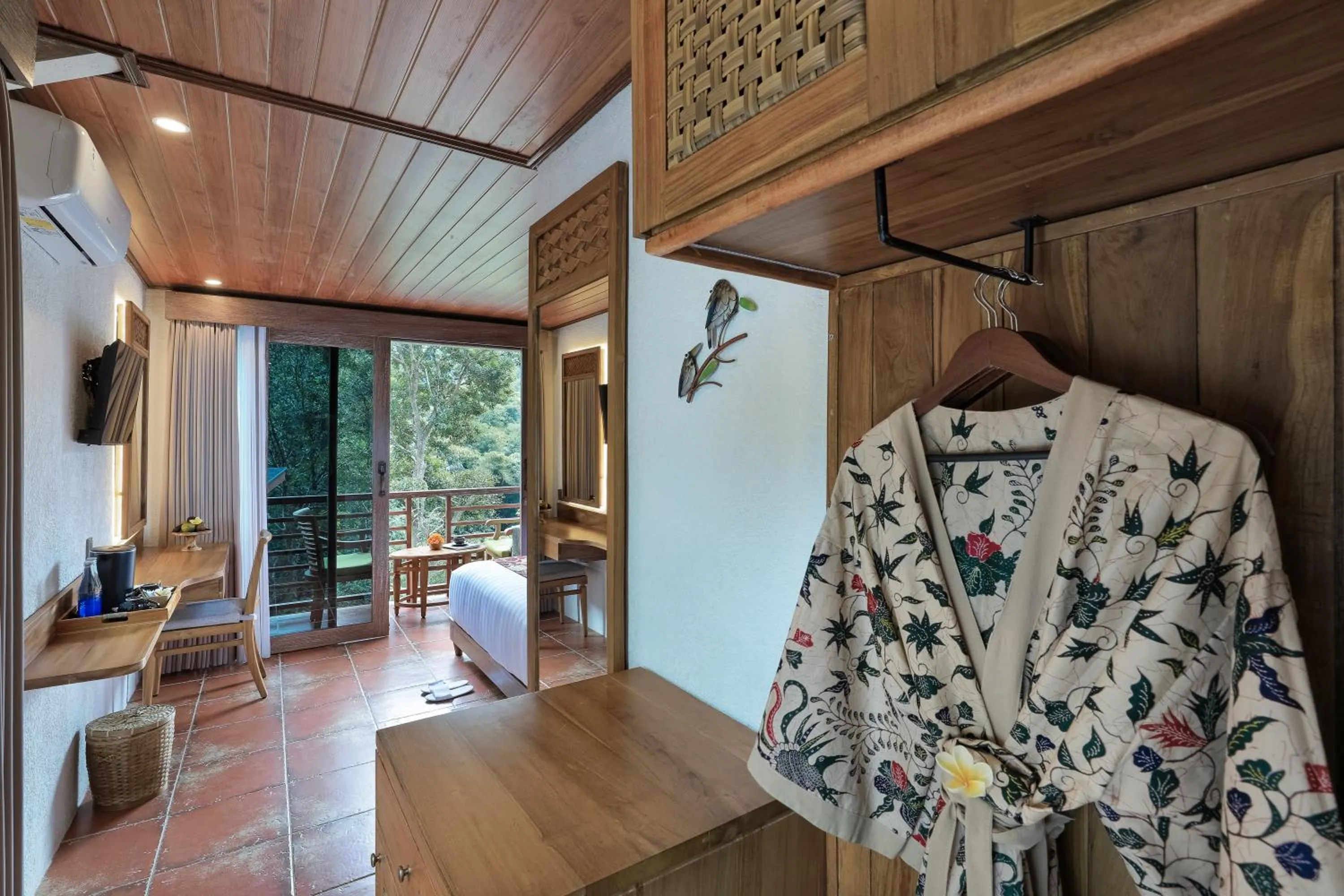 Bedroom in Alamora Healing Escape