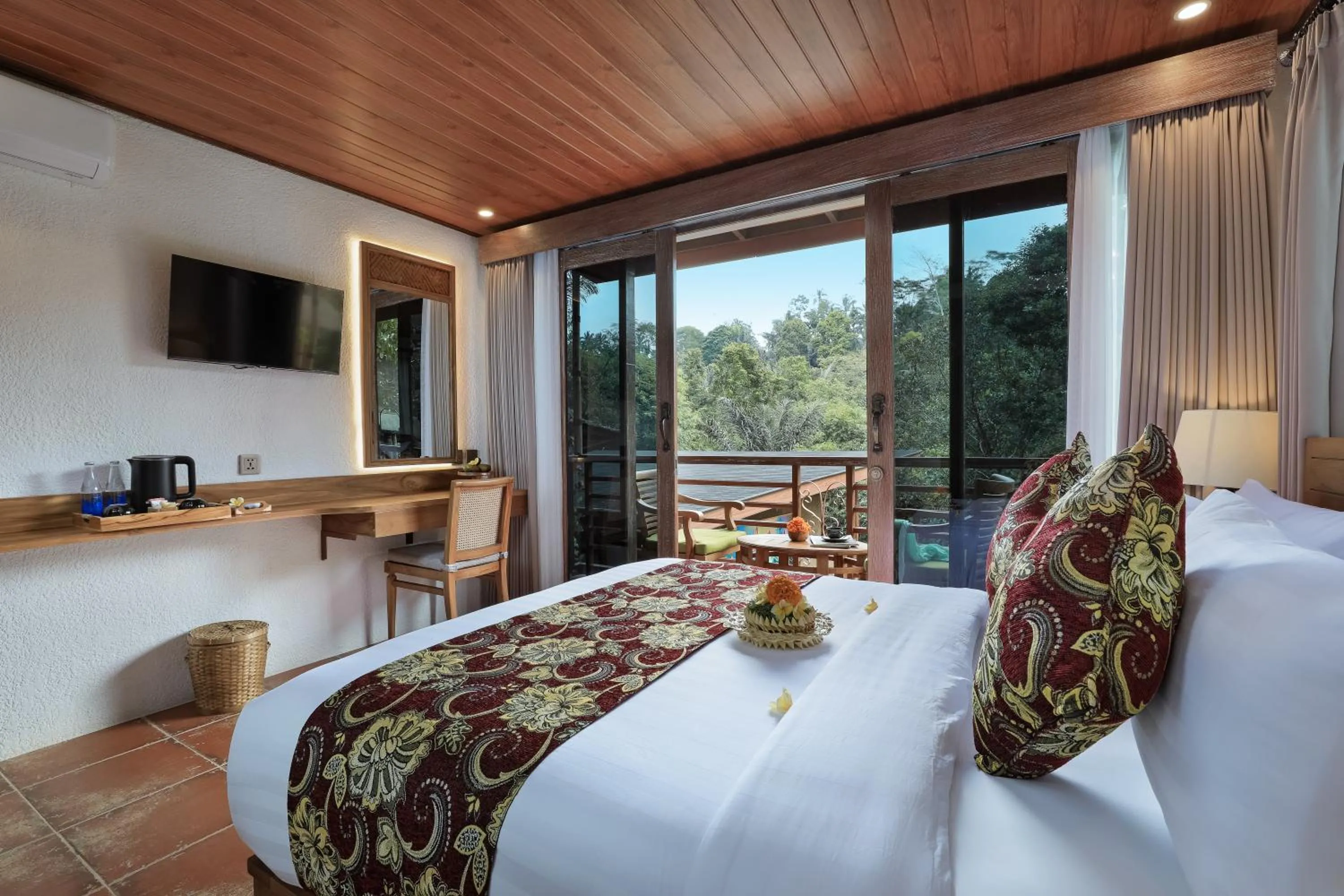 Bedroom, Bed in Alamora Healing Escape