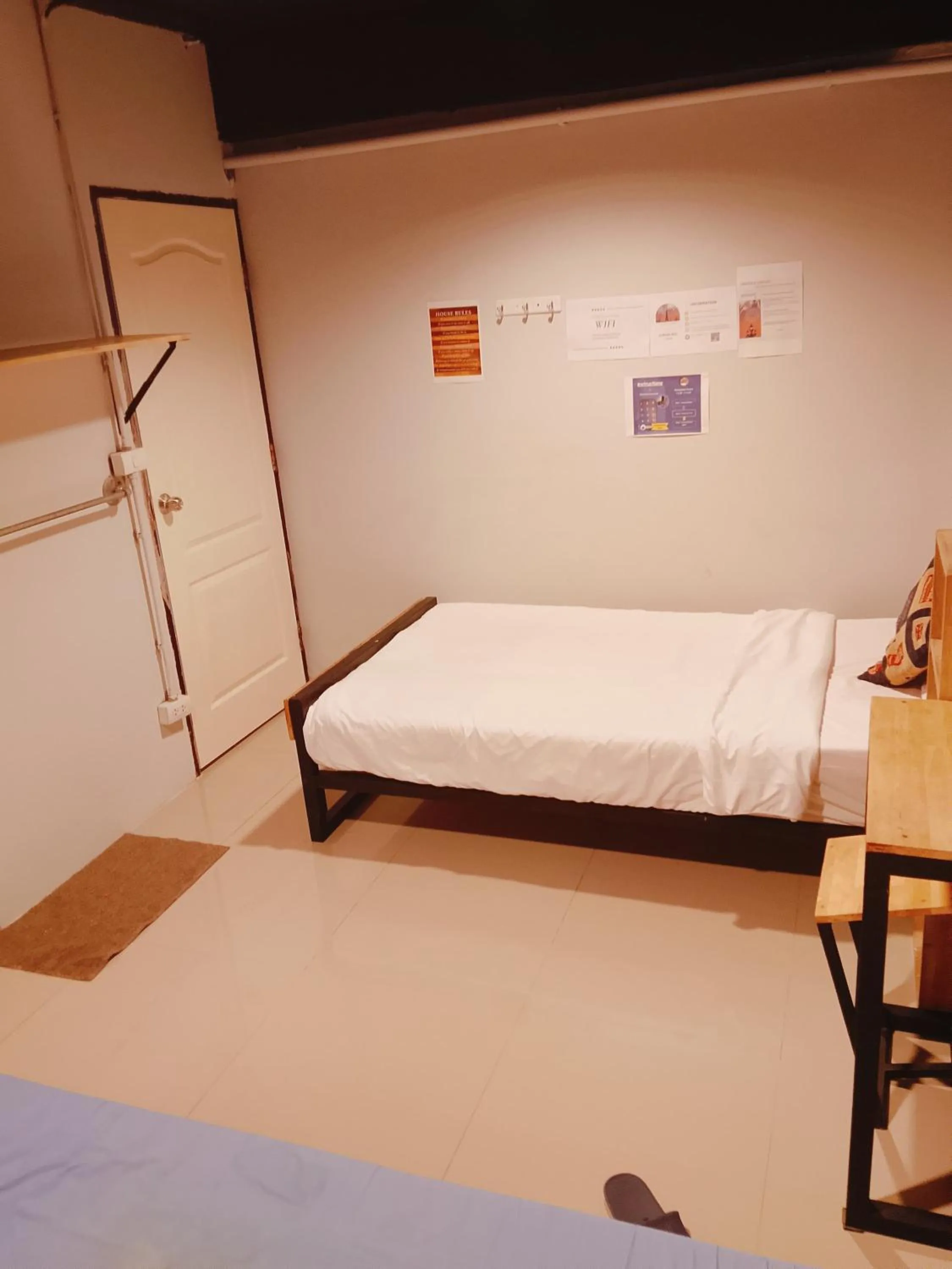 Photo of the whole room, Bed in La Belle Nuit House