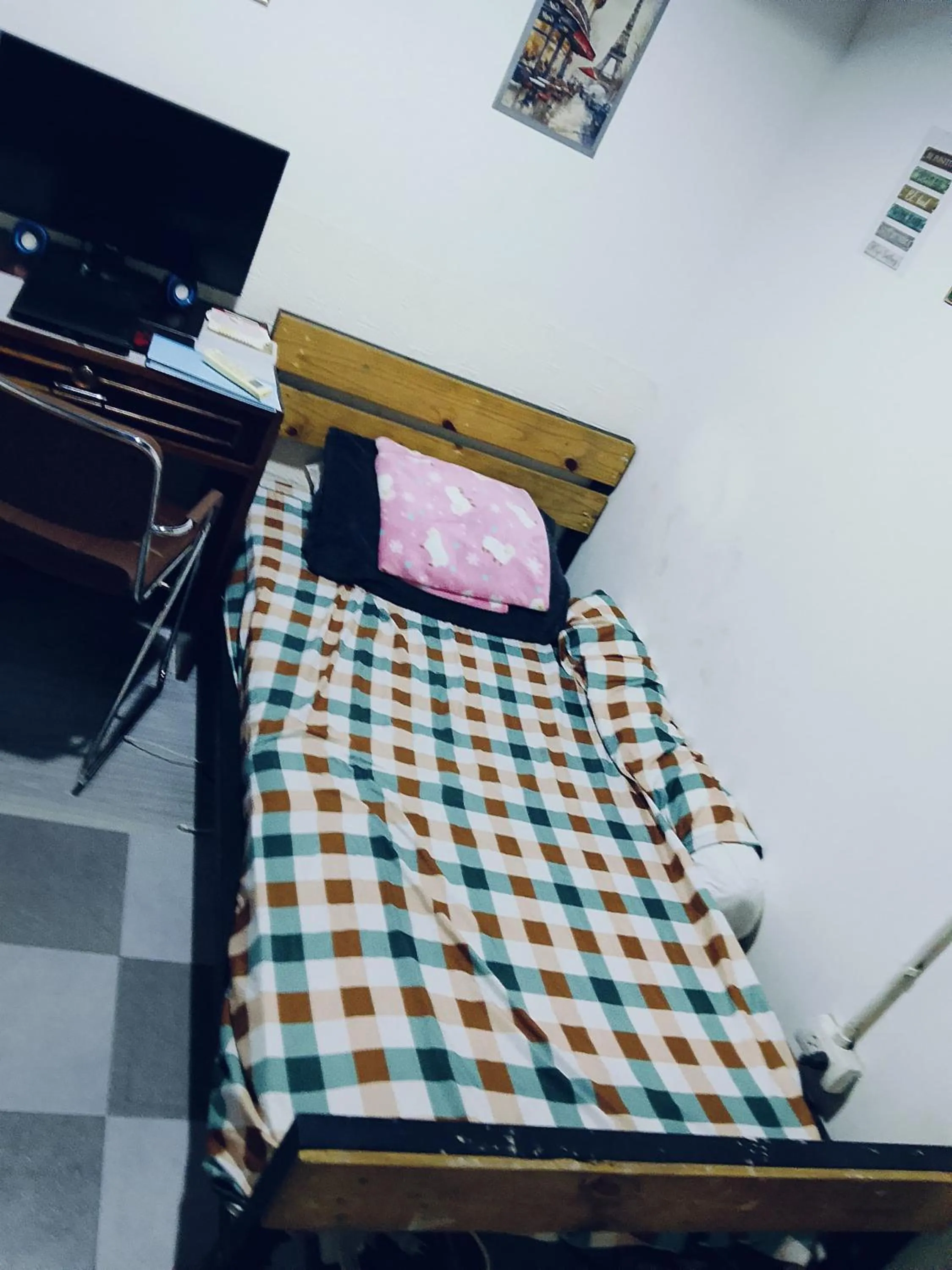 Photo of the whole room, Bed in La Belle Nuit House