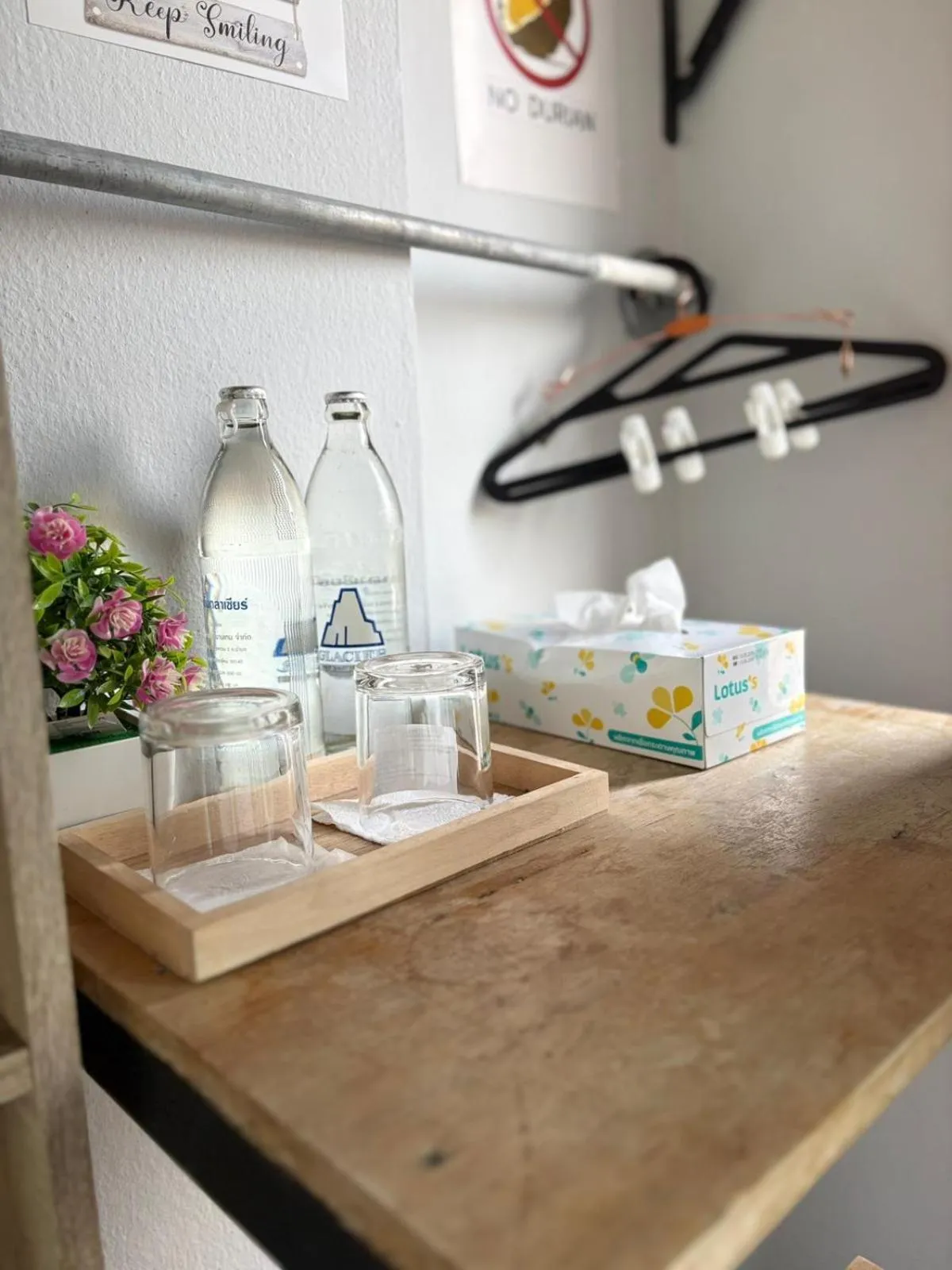 Food and drinks in La Belle Nuit House