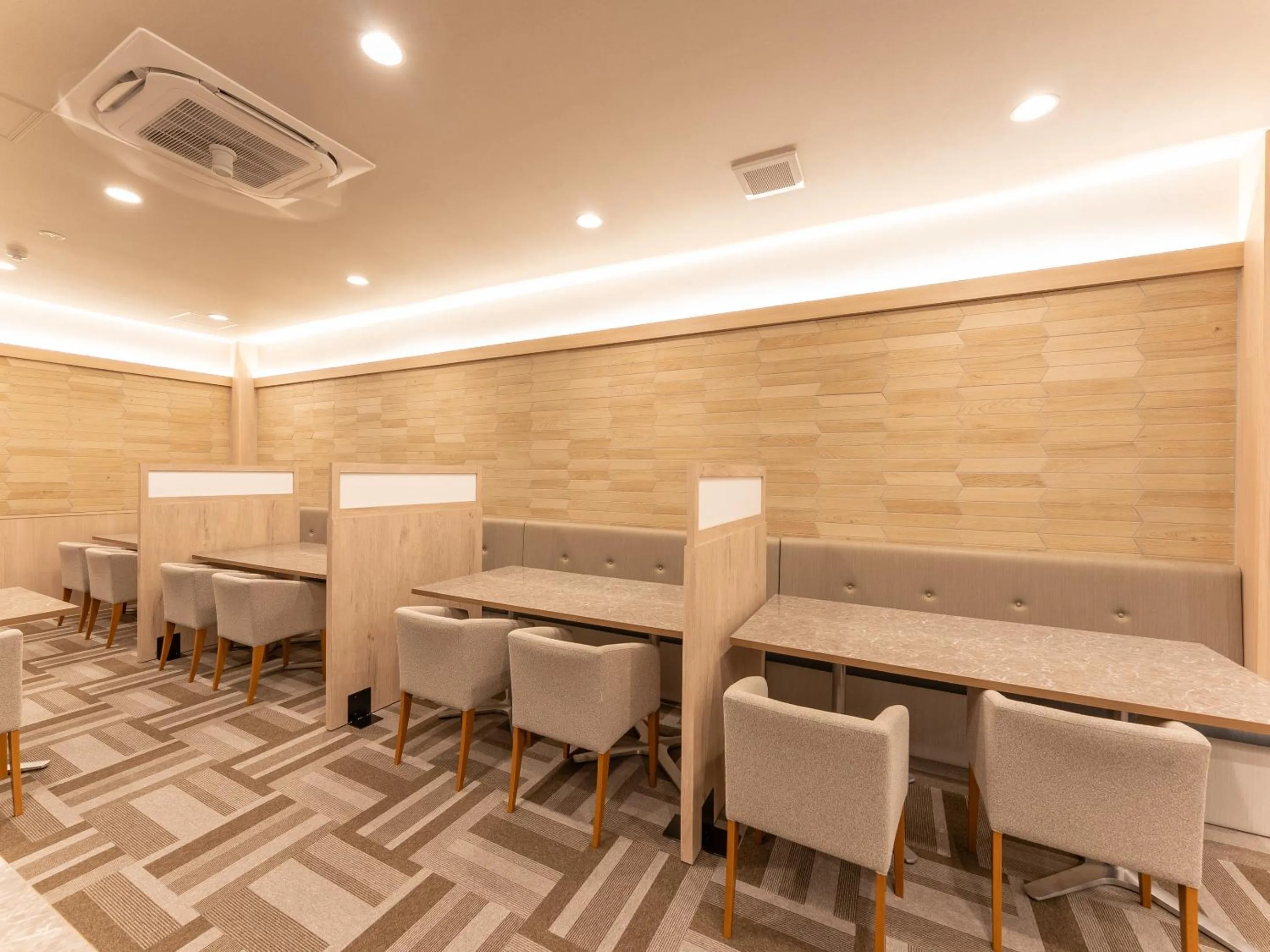 Restaurant/places to eat in Livemax Resort Inami Seafront