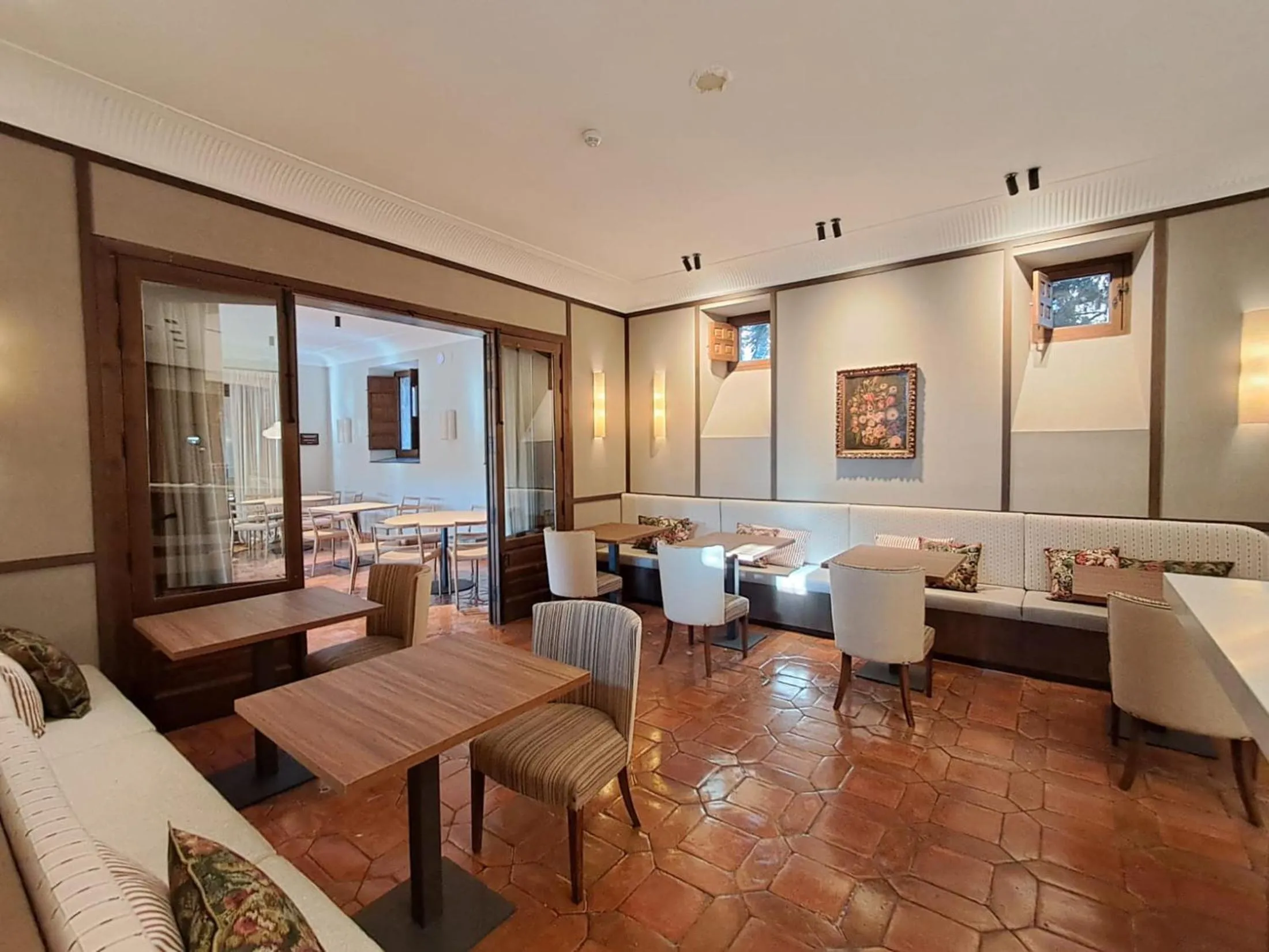 Lounge or bar in Parador de Jarandilla de la Vera