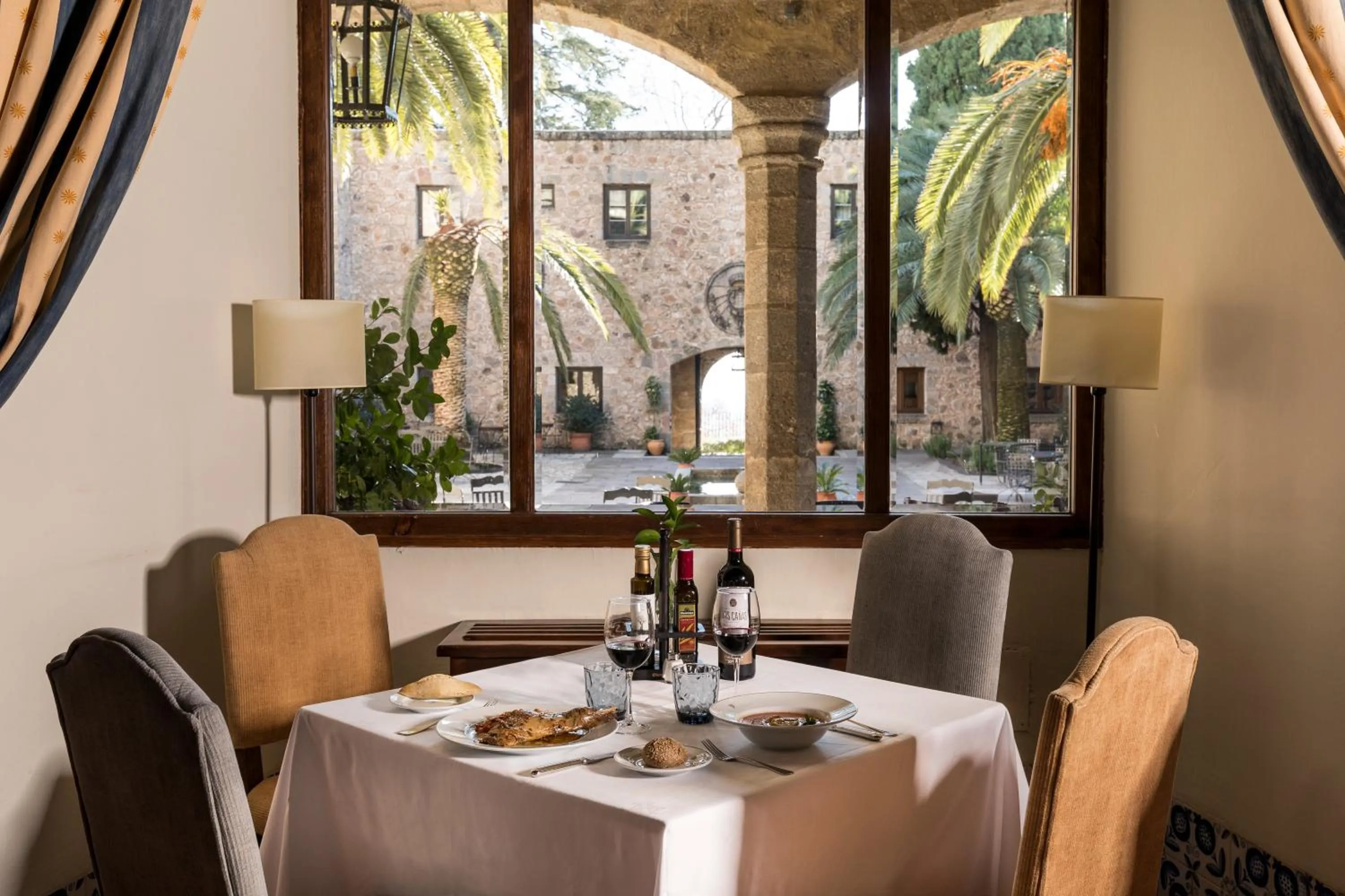 Restaurant/places to eat in Parador de Jarandilla de la Vera
