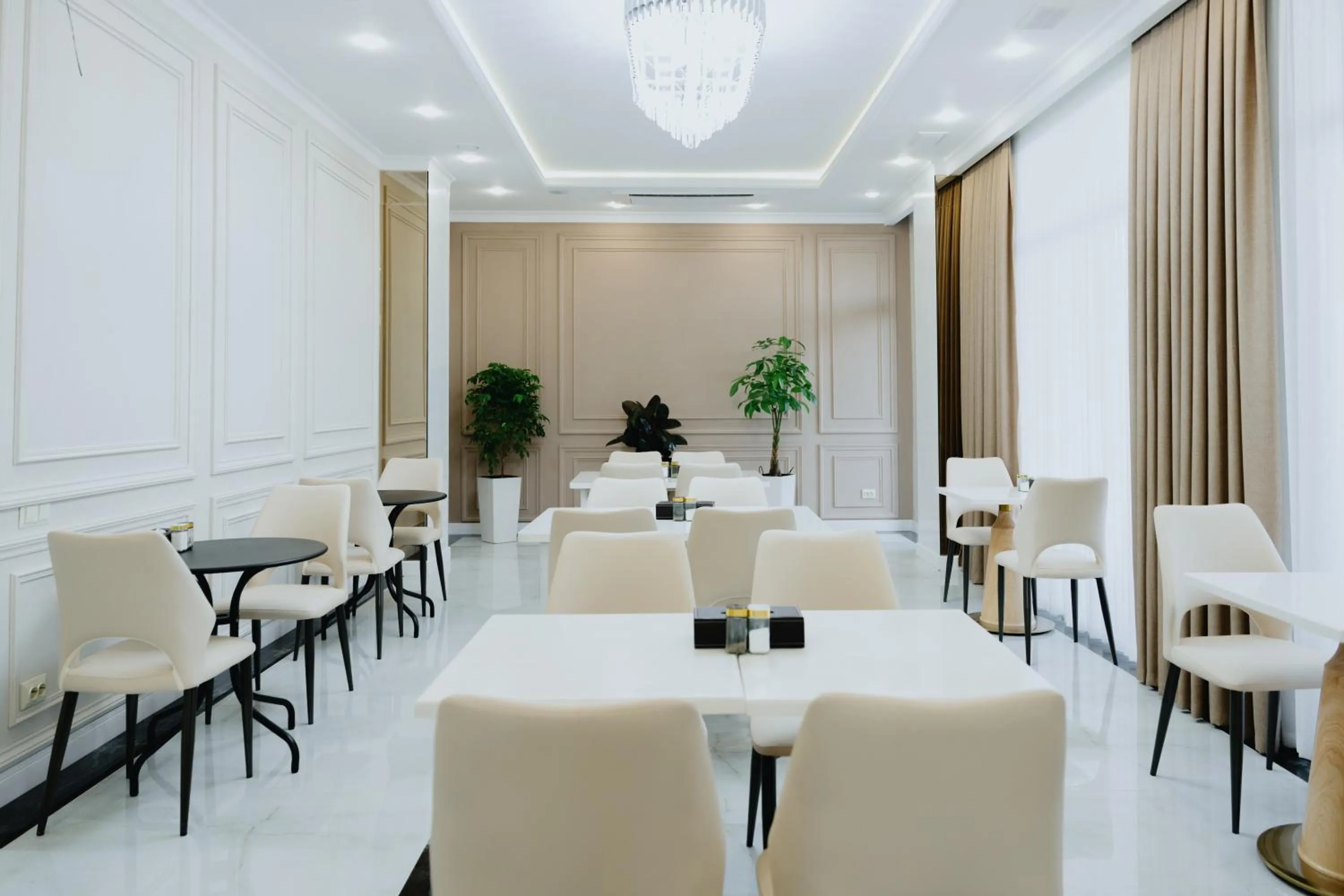 Restaurant/places to eat in Bon Hotel Bishkek