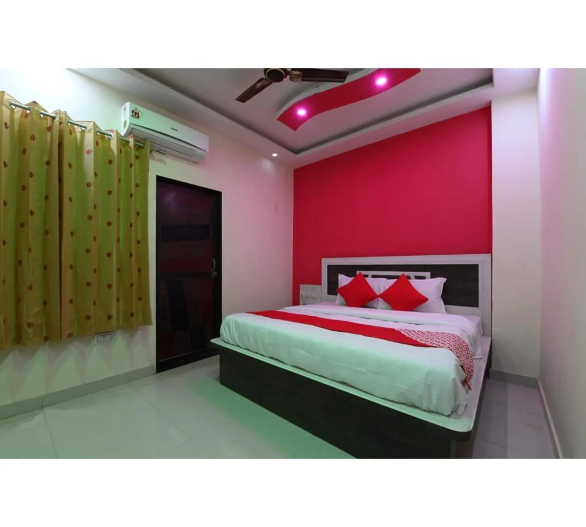 Bed in Hotel Lakhdatar Palace