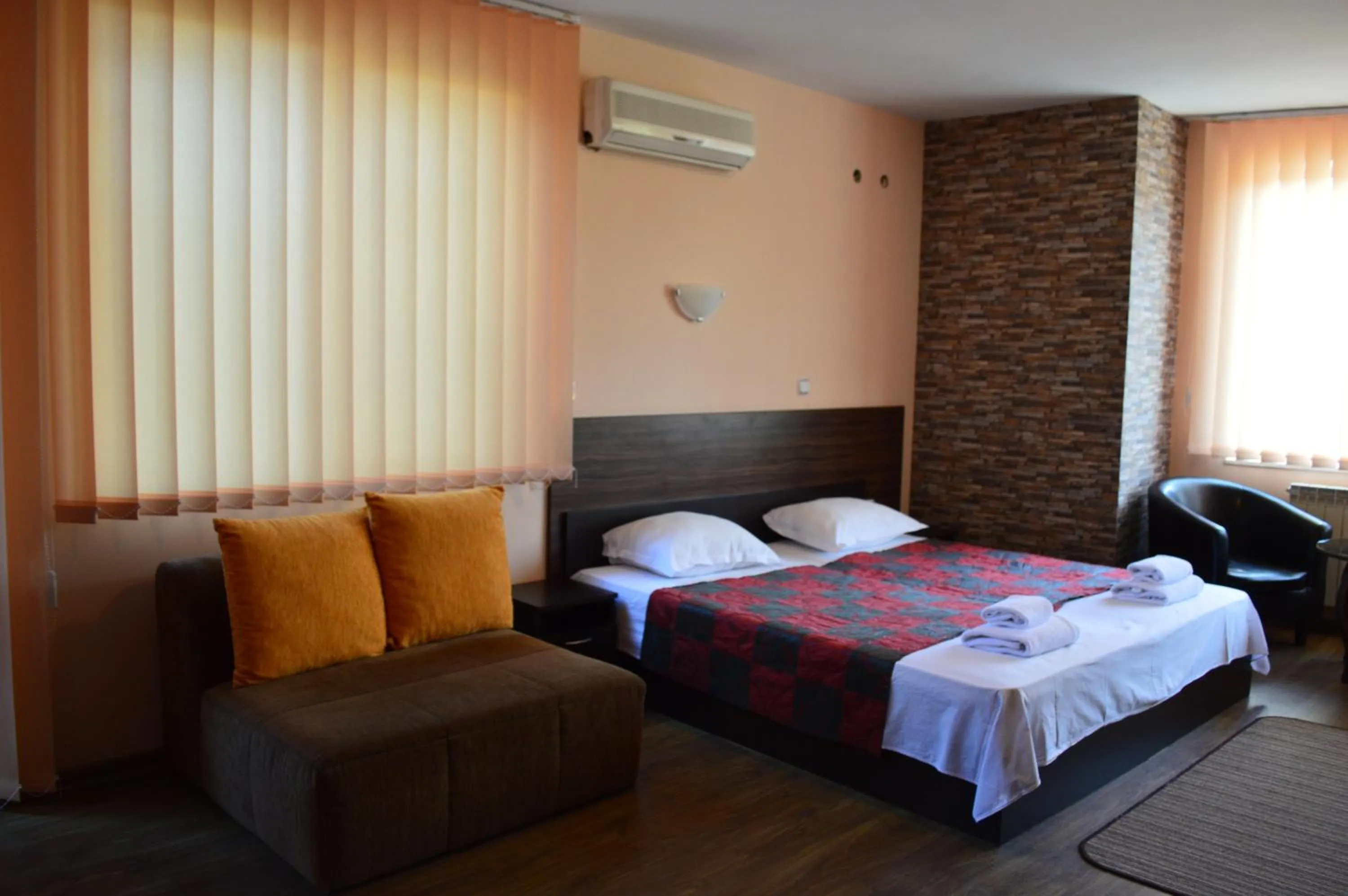 TV and multimedia in Bon Bon Hotel