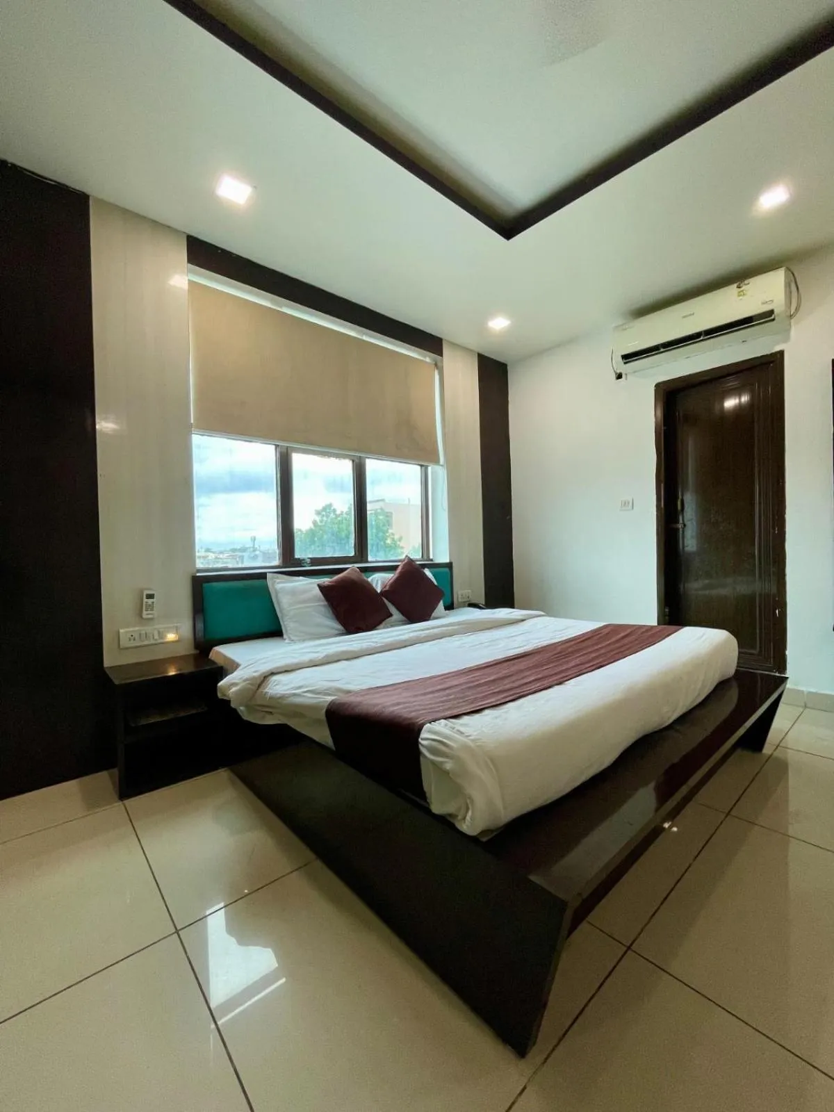 Bed in Hotel Komal Palace Anand Nagar