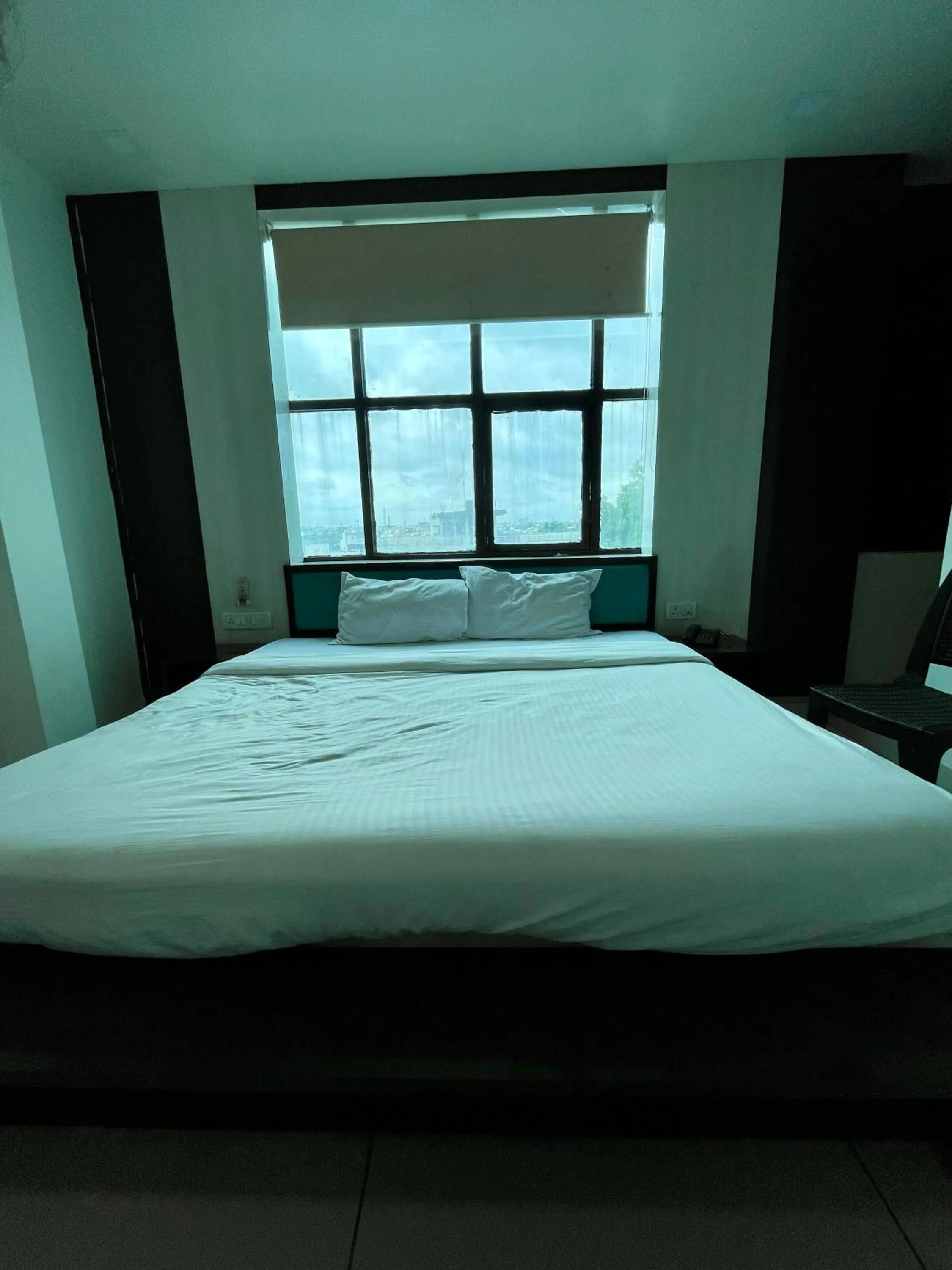 Bedroom, Bed in Hotel Komal Palace Anand Nagar