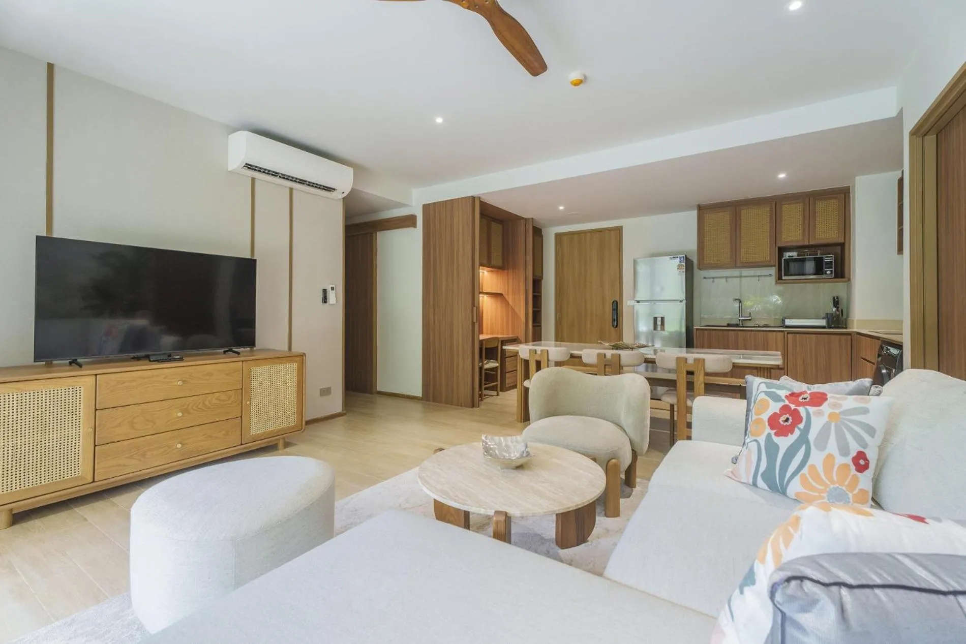 Floor plan in Laguna Beachfront 3BR Cozy Condo