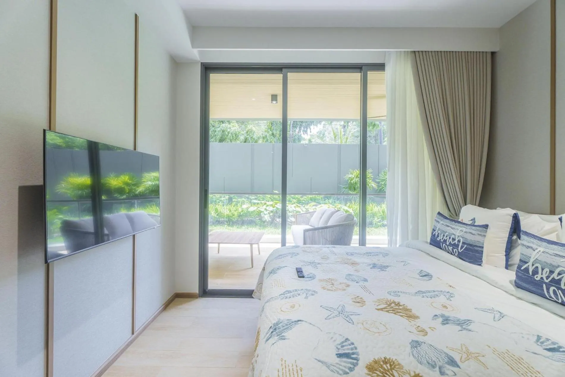 Floor plan, Bed in Laguna Beachfront 3BR Cozy Condo