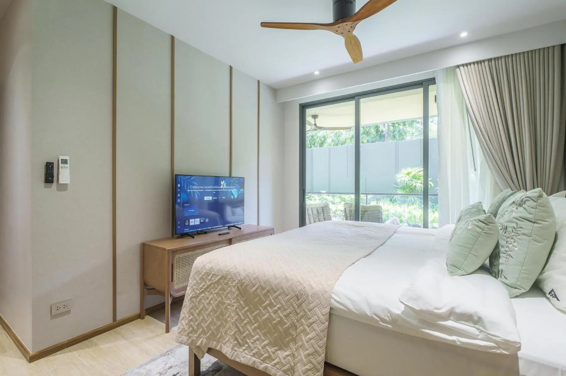 Floor plan, Bed in Laguna Beachfront 3BR Cozy Condo
