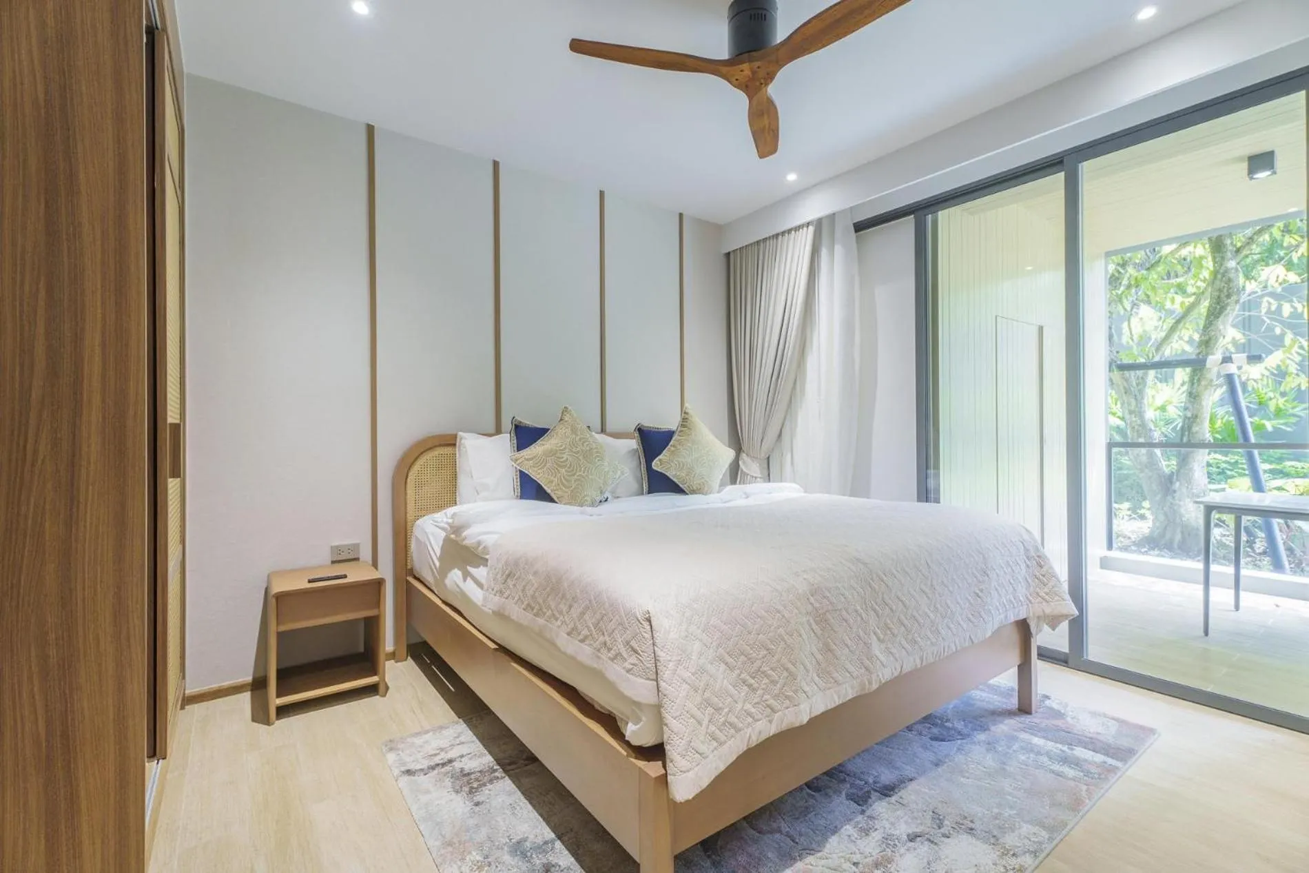 Floor plan, Bed in Laguna Beachfront 3BR Cozy Condo