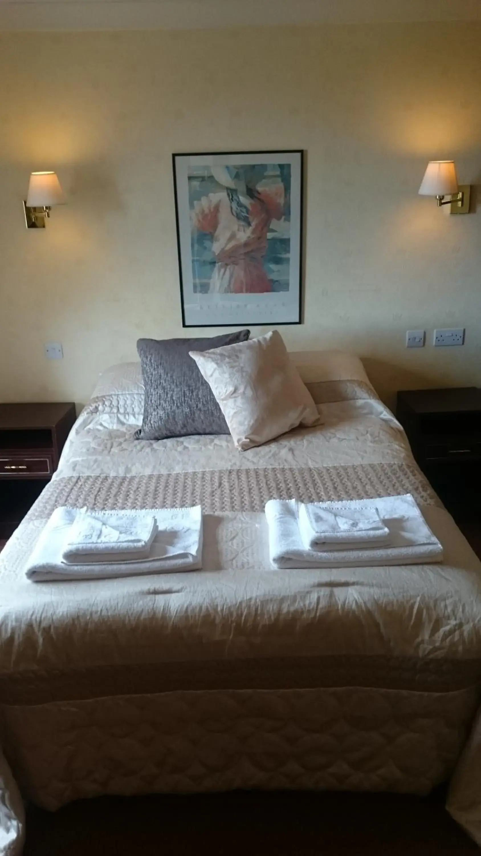 Bed in The Silverdale Hotel Bed in The Silverdale Hotel