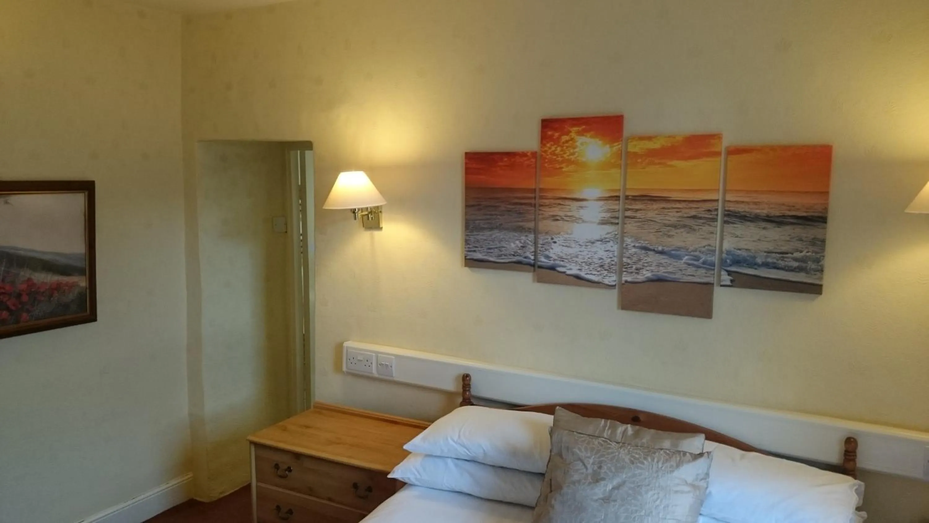 Bed in The Silverdale Hotel