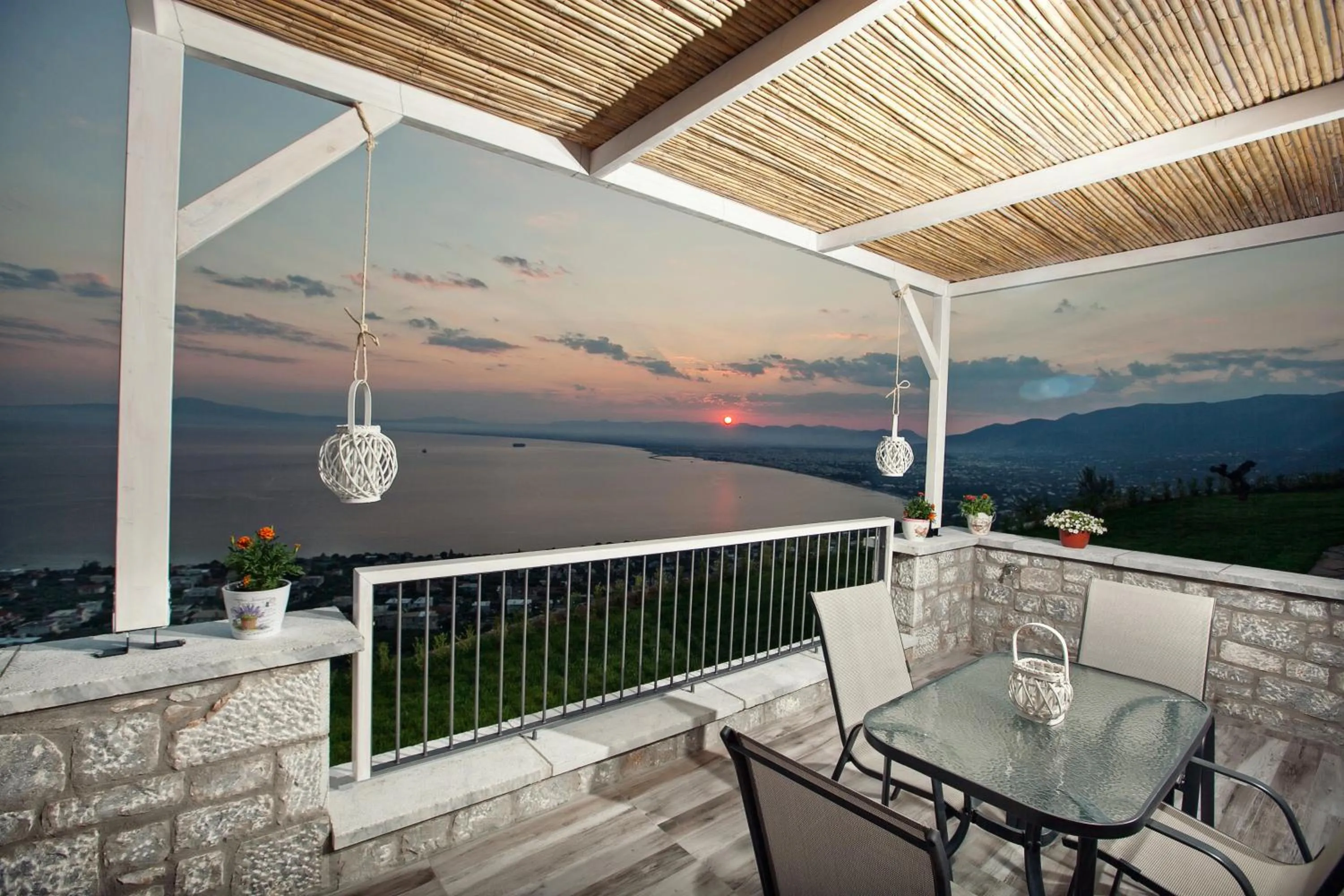 Apartment with Sea View in Petra Thea