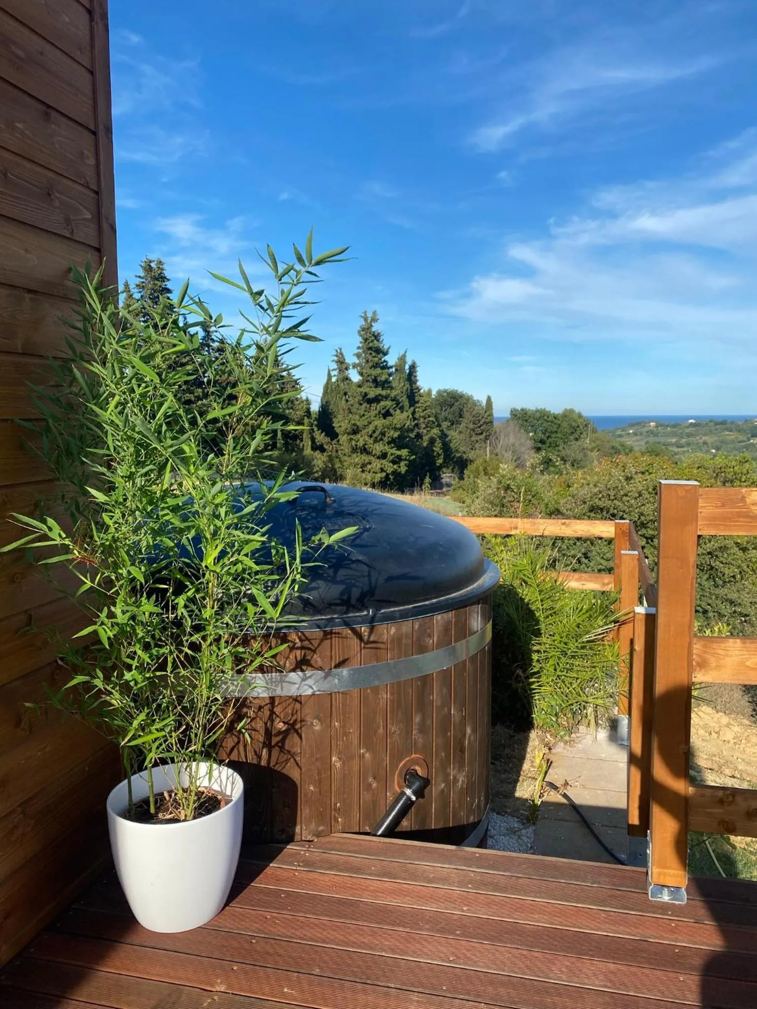 Deluxe Double Room with Sea View in Villa Silvio