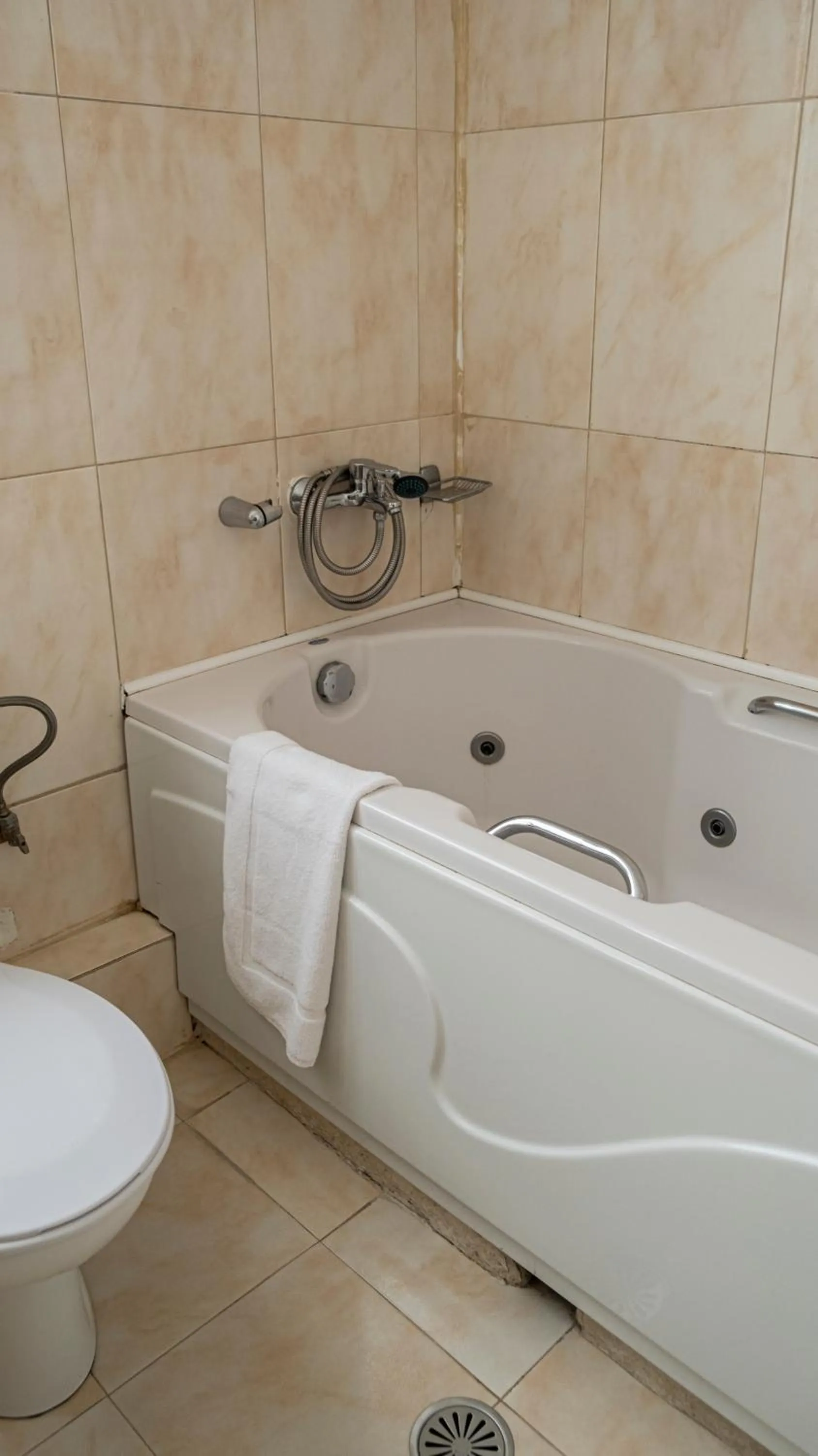 Bath in Blue Sea Hotel Alimos