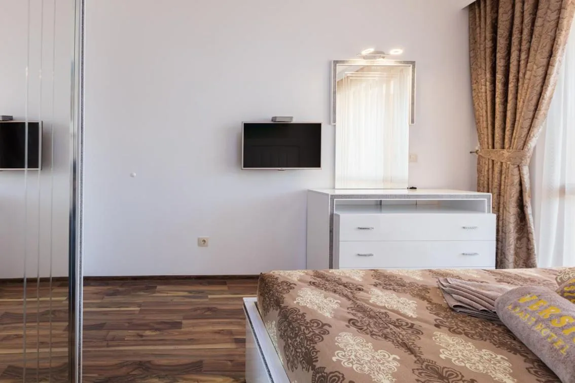 Decorative detail, Bed in Boutique Apart Hotel Versis